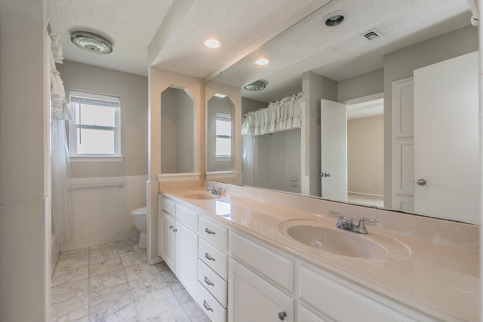 3401 Peachtree Lane