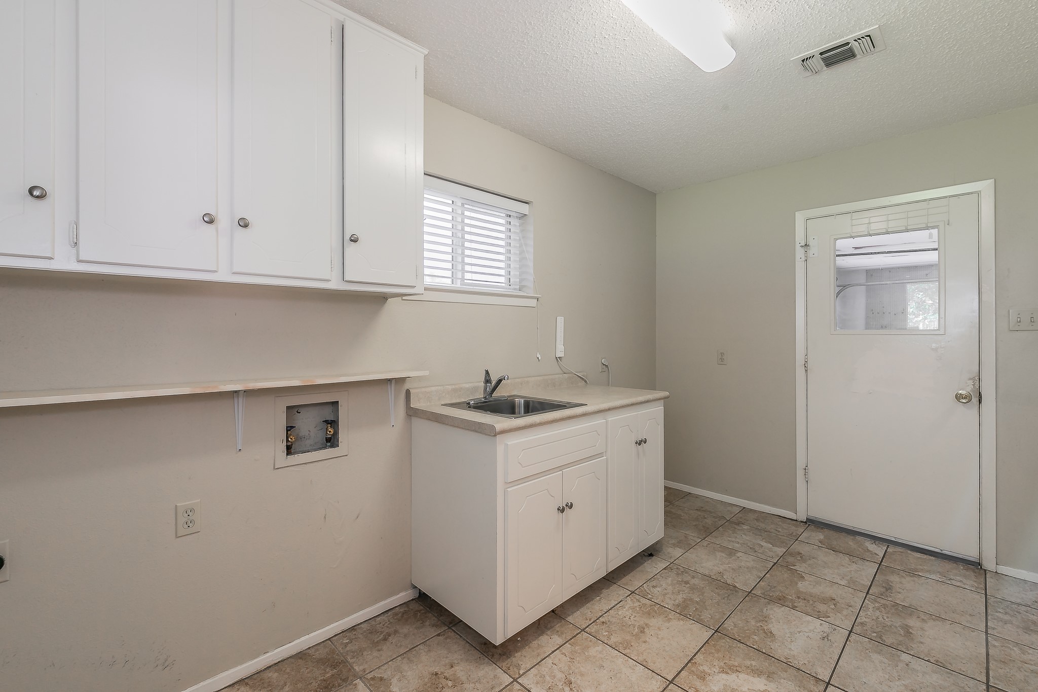 3401 Peachtree Lane