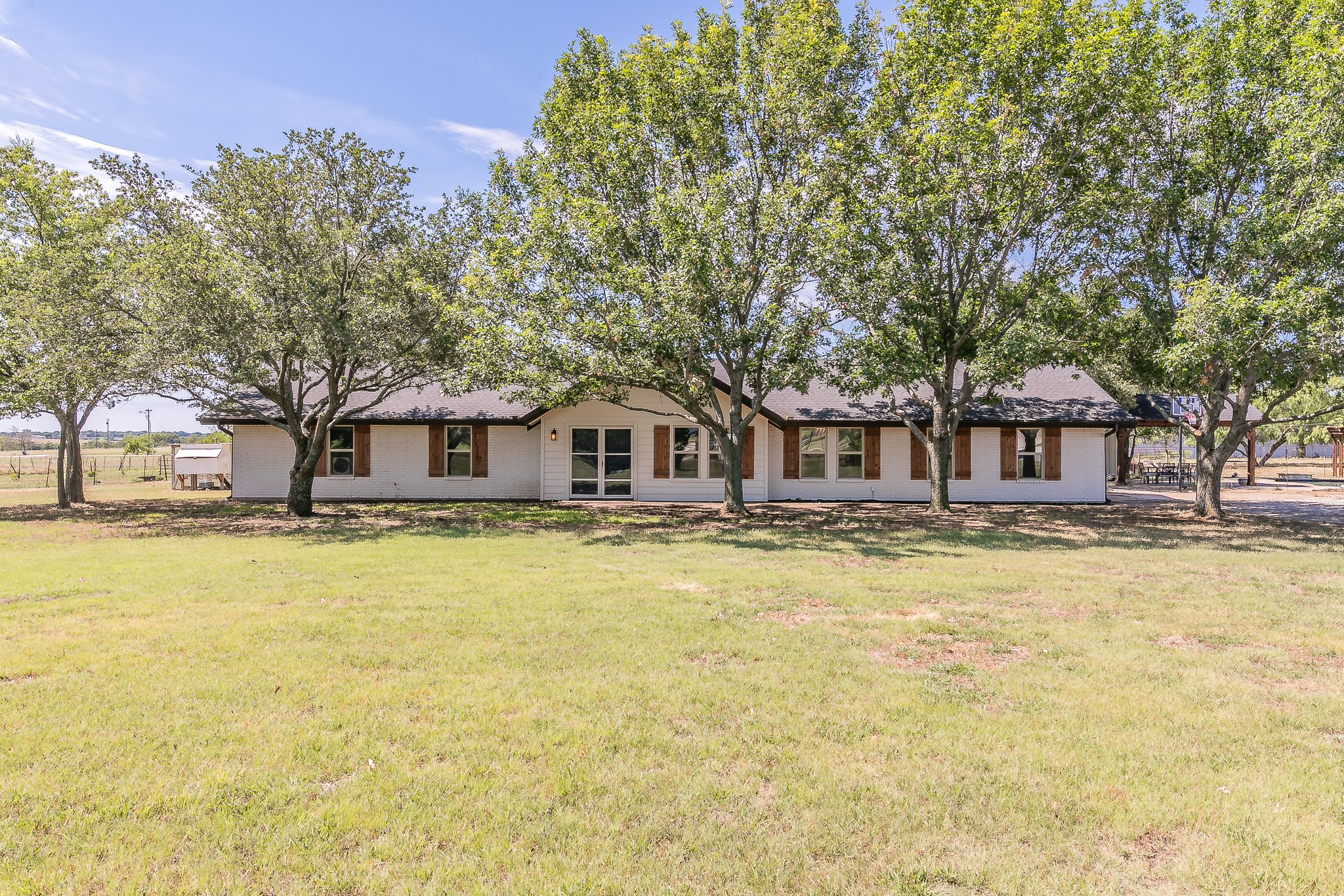 5045 Hillside Loop N