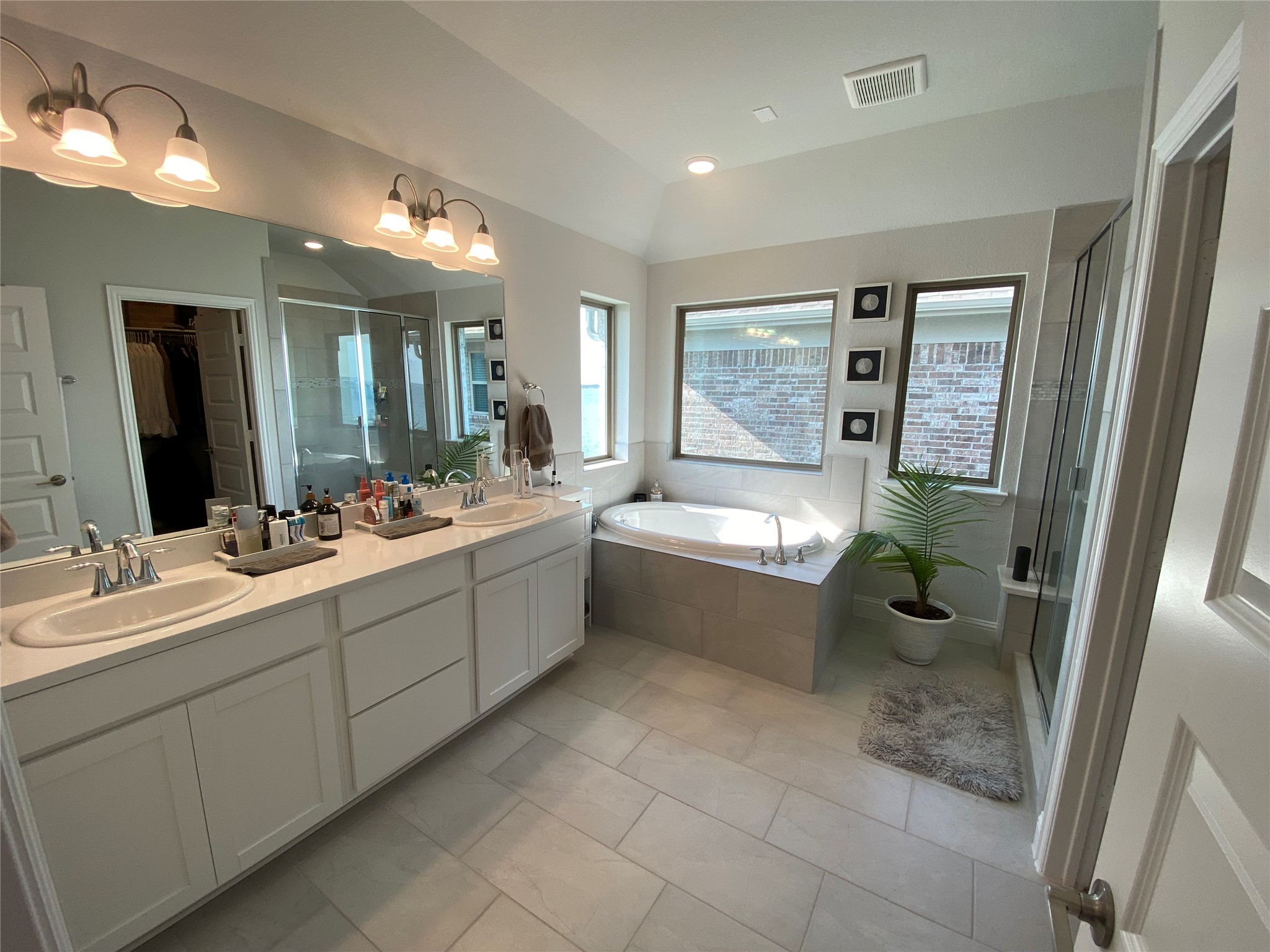 18132 Lakefront Court