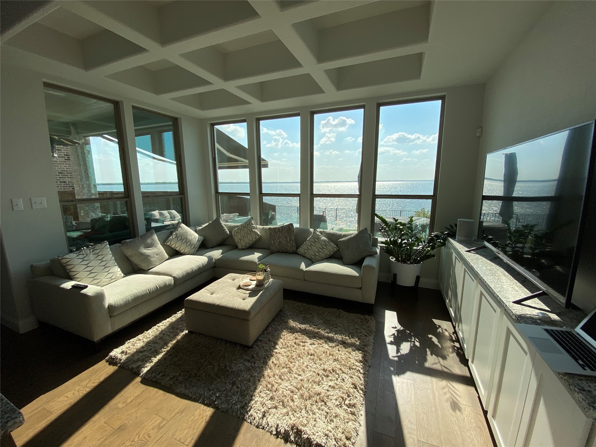 18132 Lakefront Court