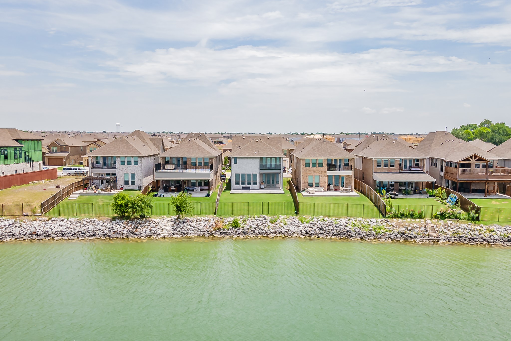 18132 Lakefront Court