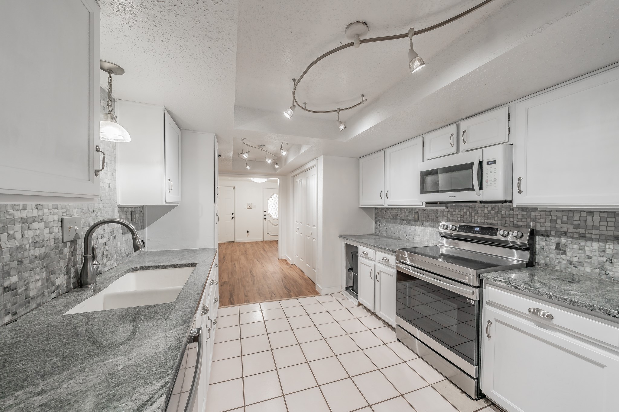936 Shady Creek Lane