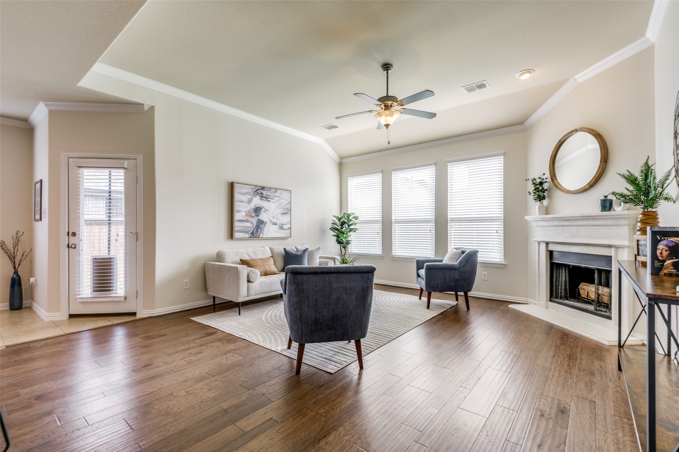 2408 Griffith Park Drive
