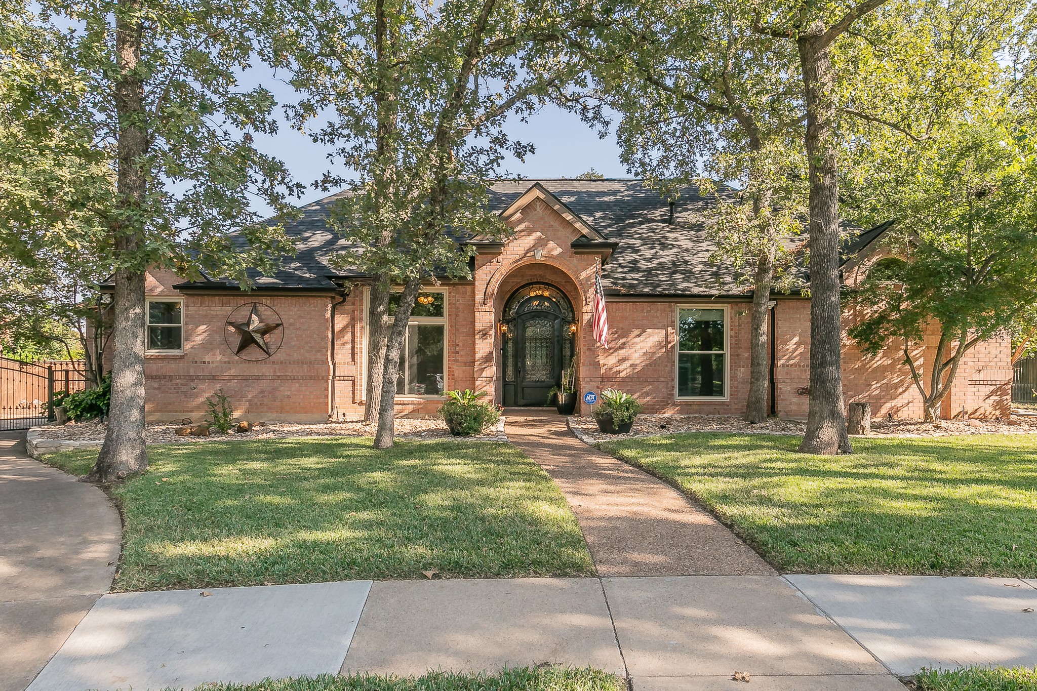 805 Willow Court