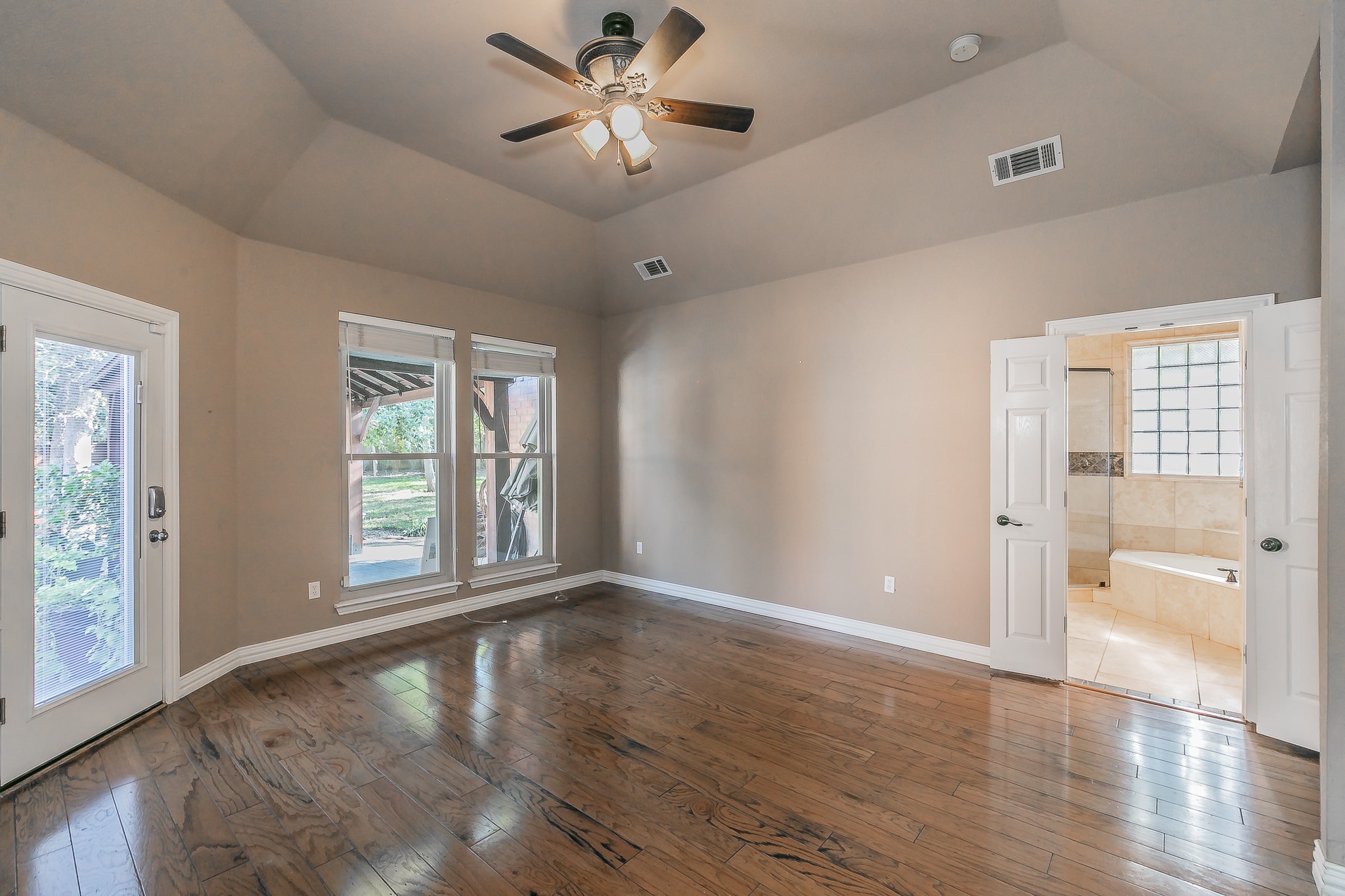 805 Willow Court