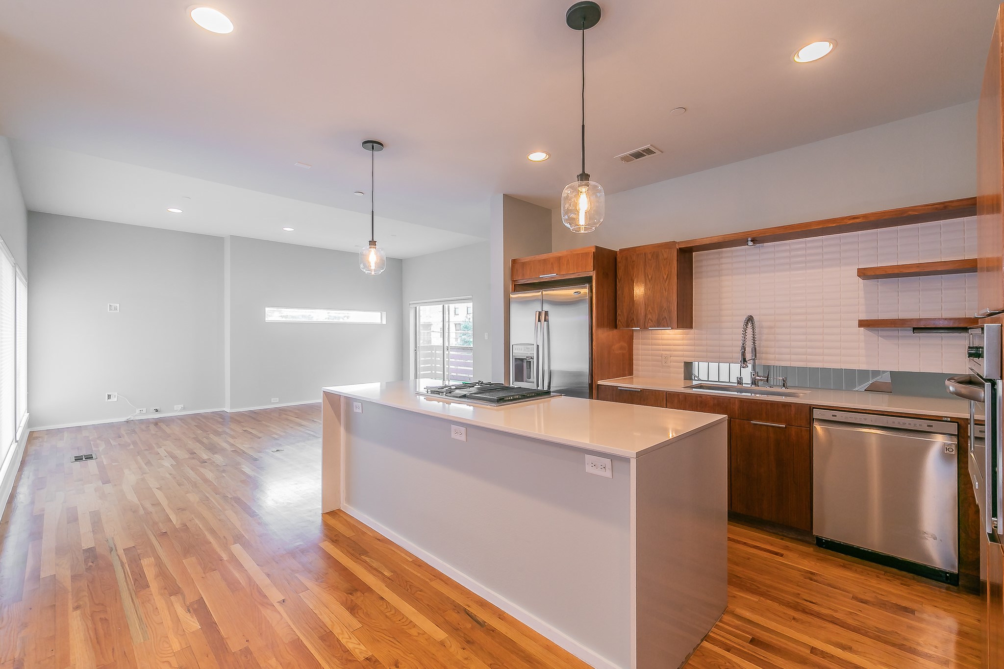 5205 Capitol Avenue 6