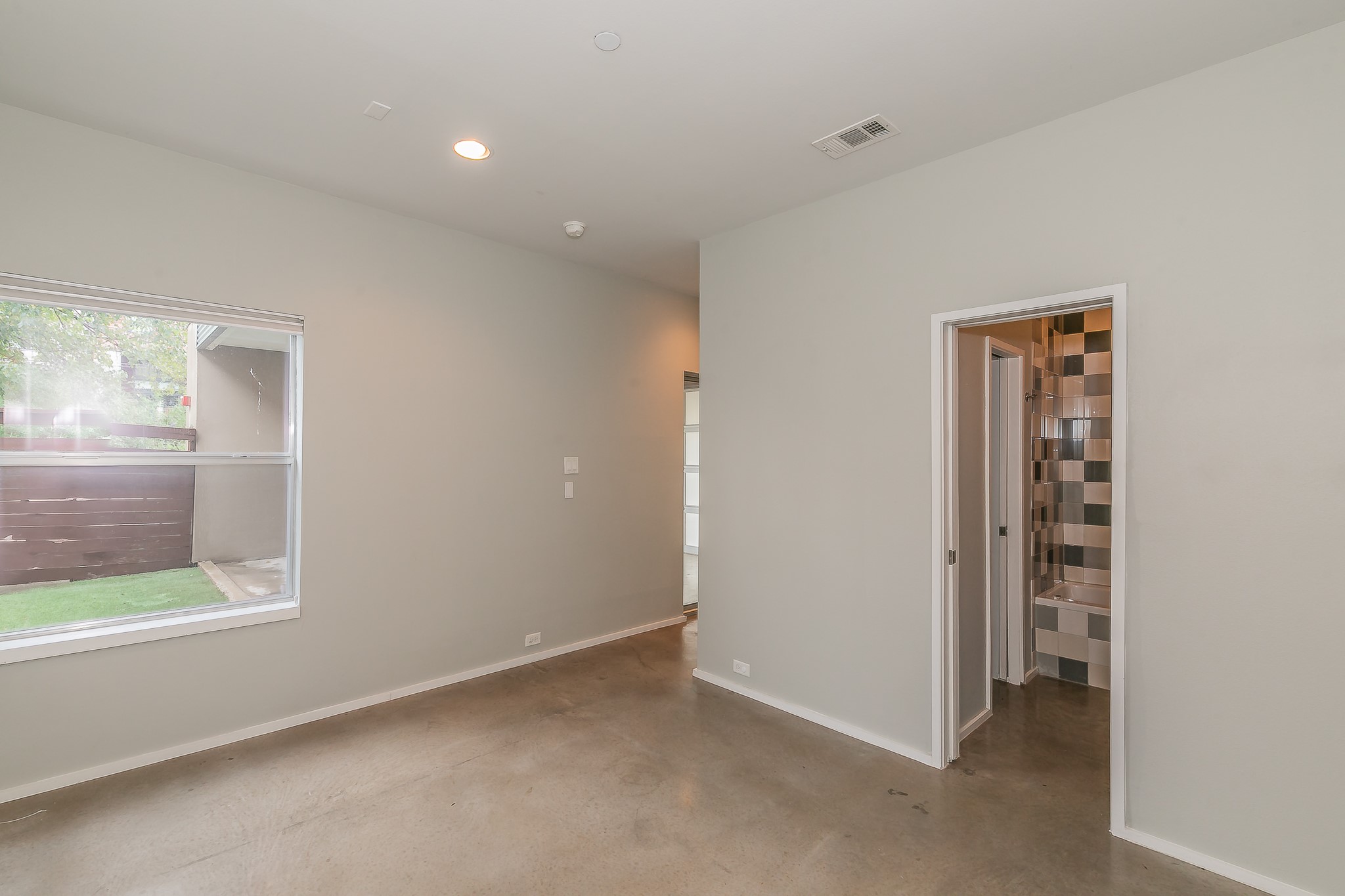 5205 Capitol Avenue 6