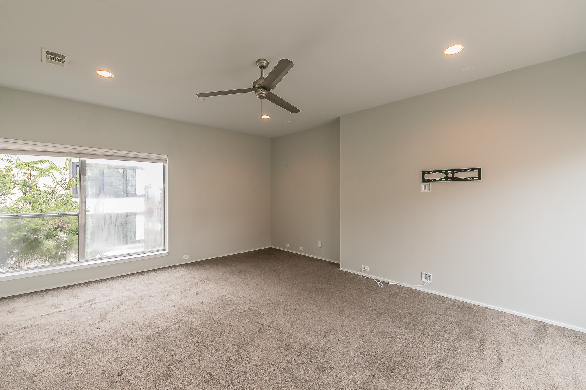 5205 Capitol Avenue 6