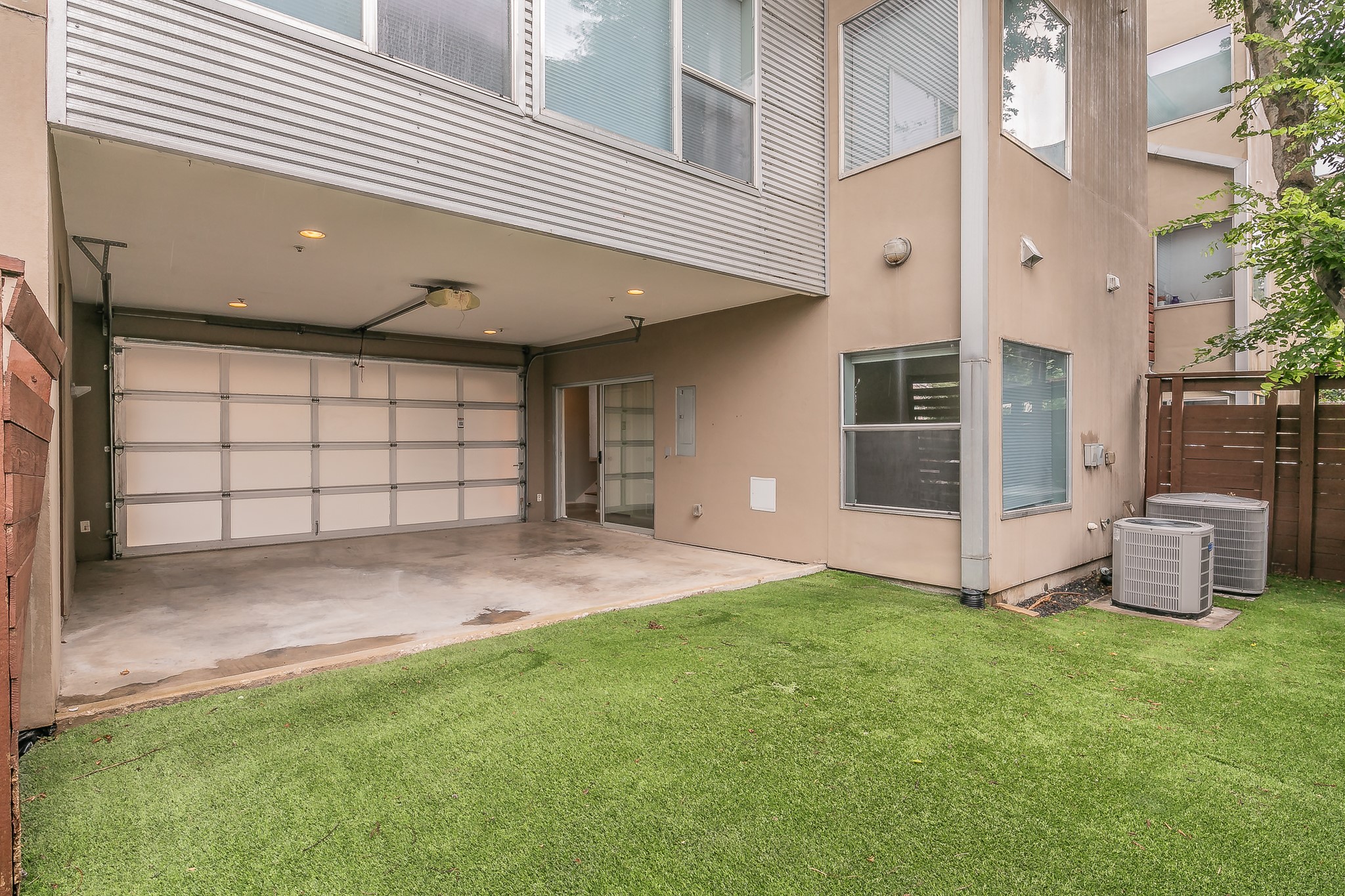 5205 Capitol Avenue 6