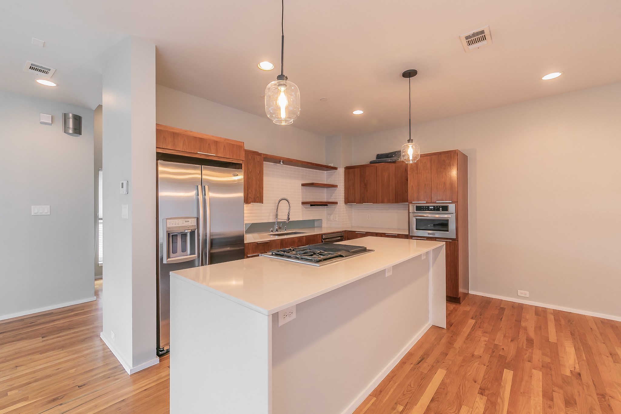5205 Capitol Avenue 6
