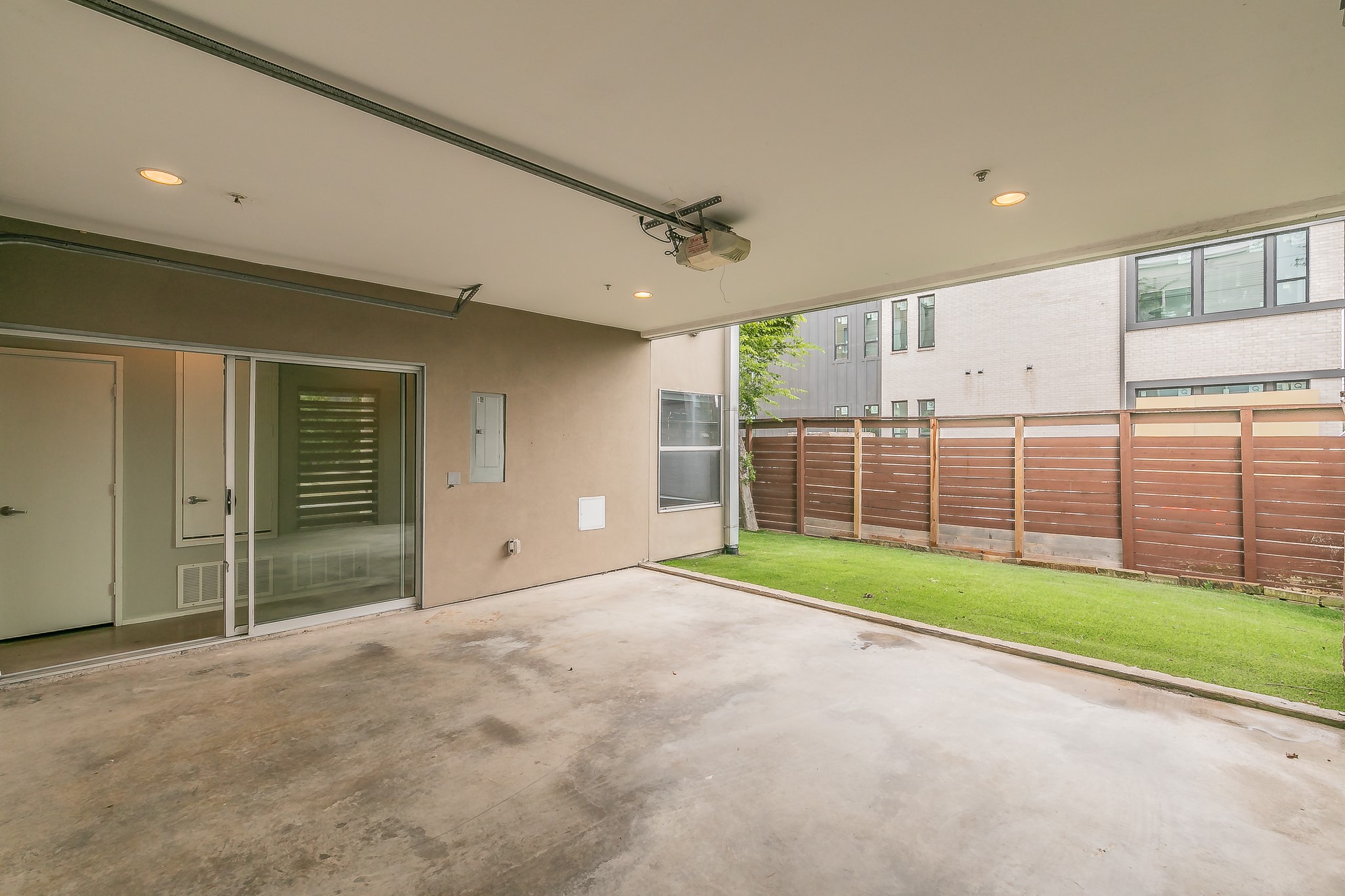 5205 Capitol Avenue 6