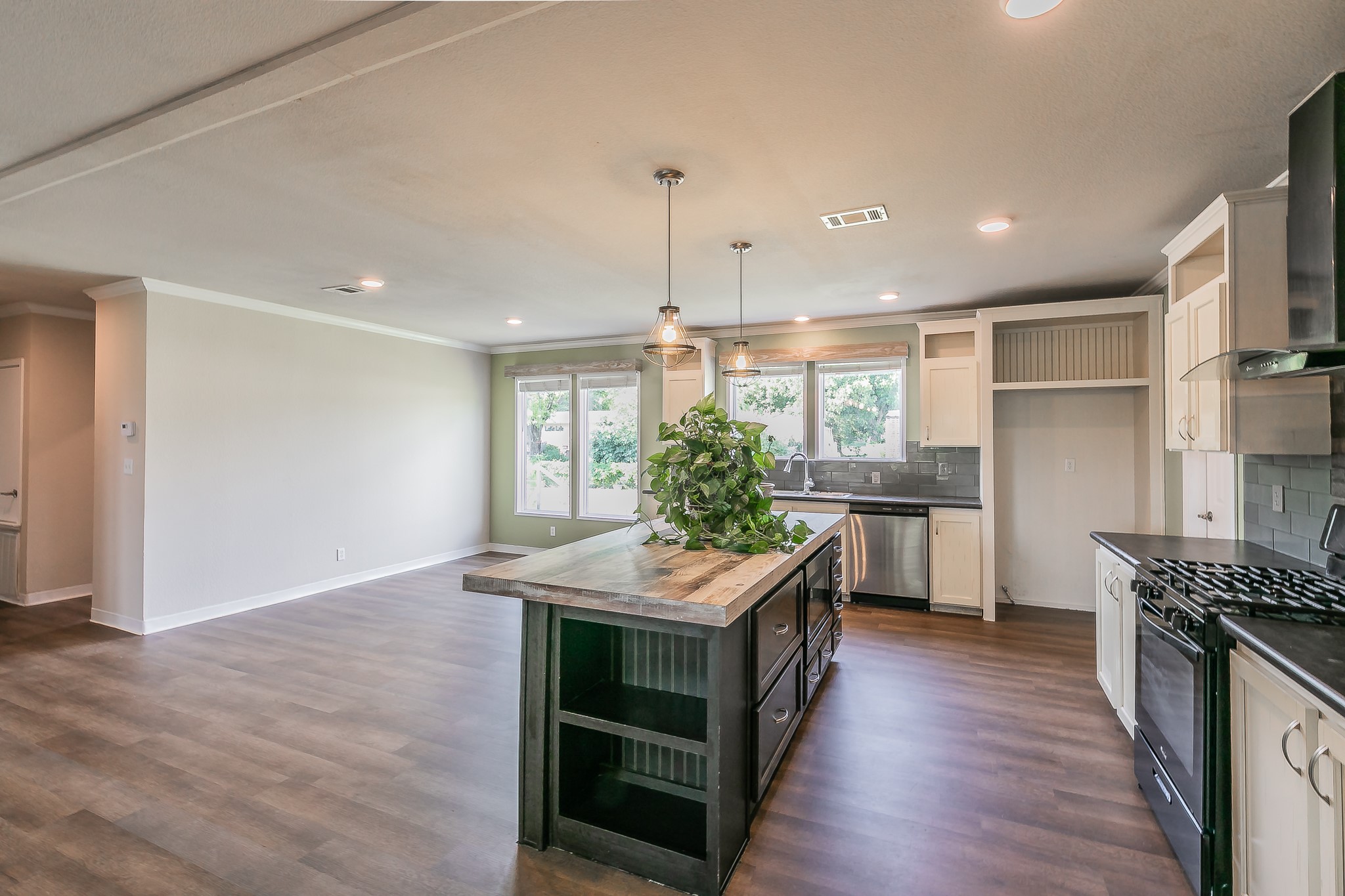 3813 Montego Bay Court