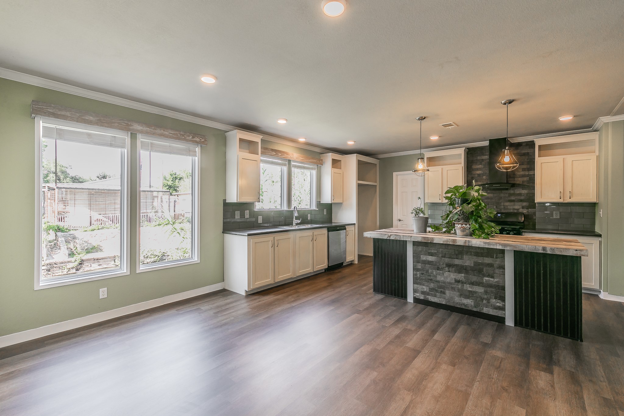 3813 Montego Bay Court