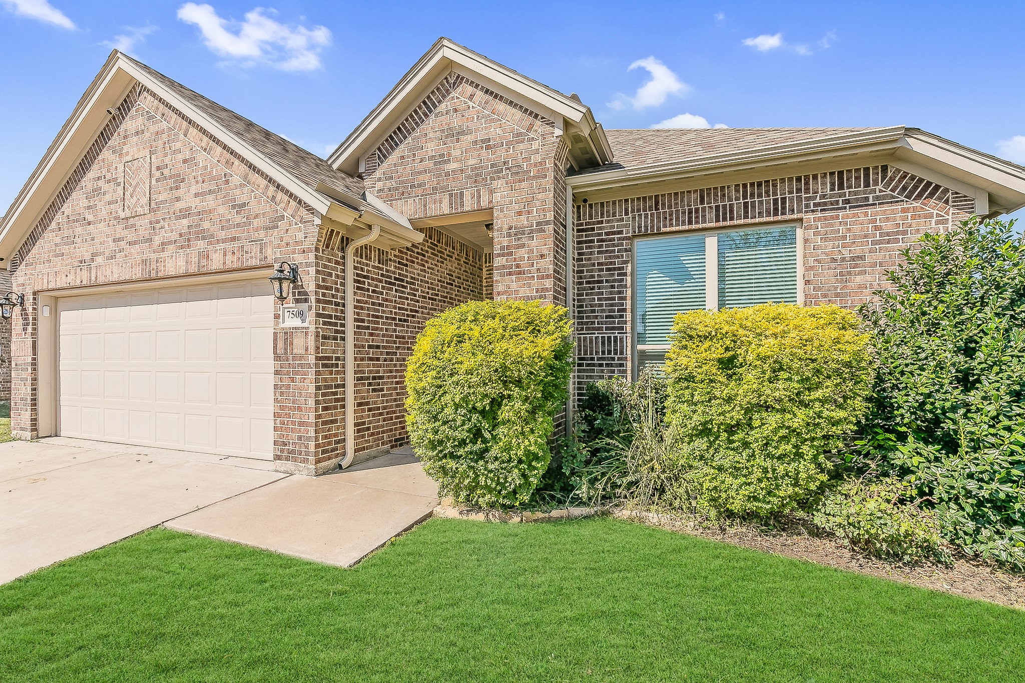 7509 Gairlock Drive