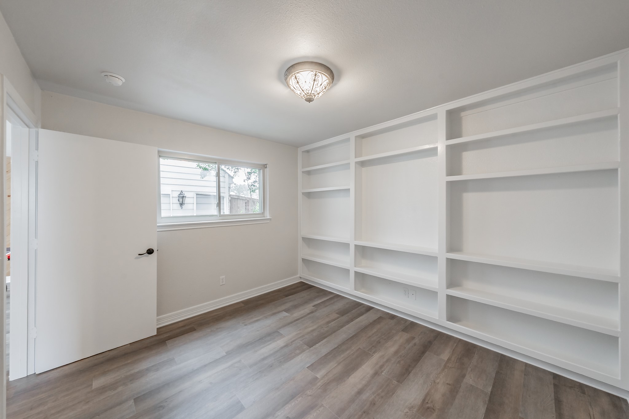 3004 Sheraton Drive
