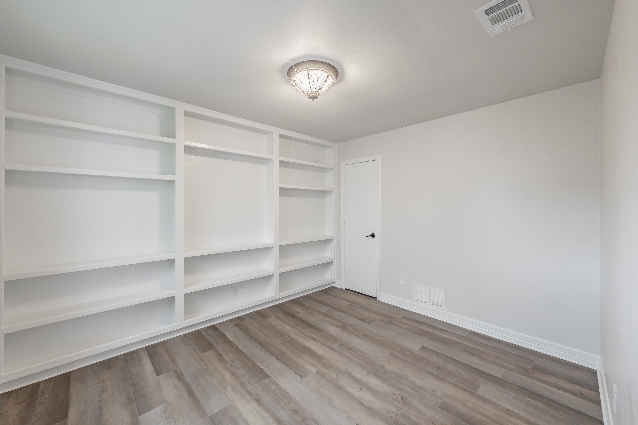 3004 Sheraton Drive
