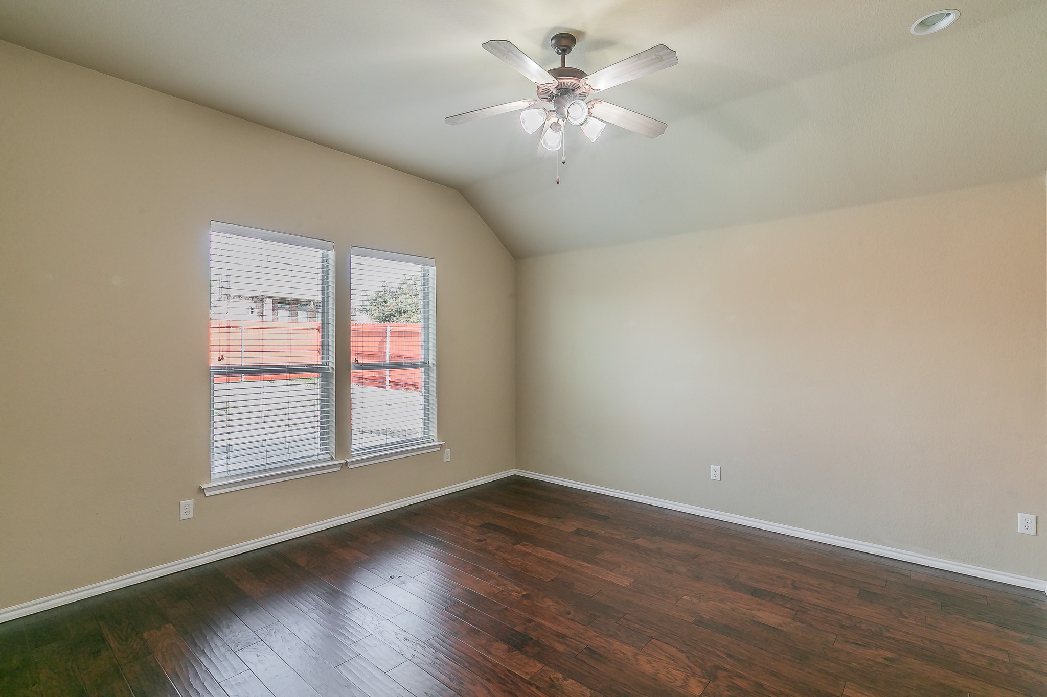 5504 La Bandera Trail