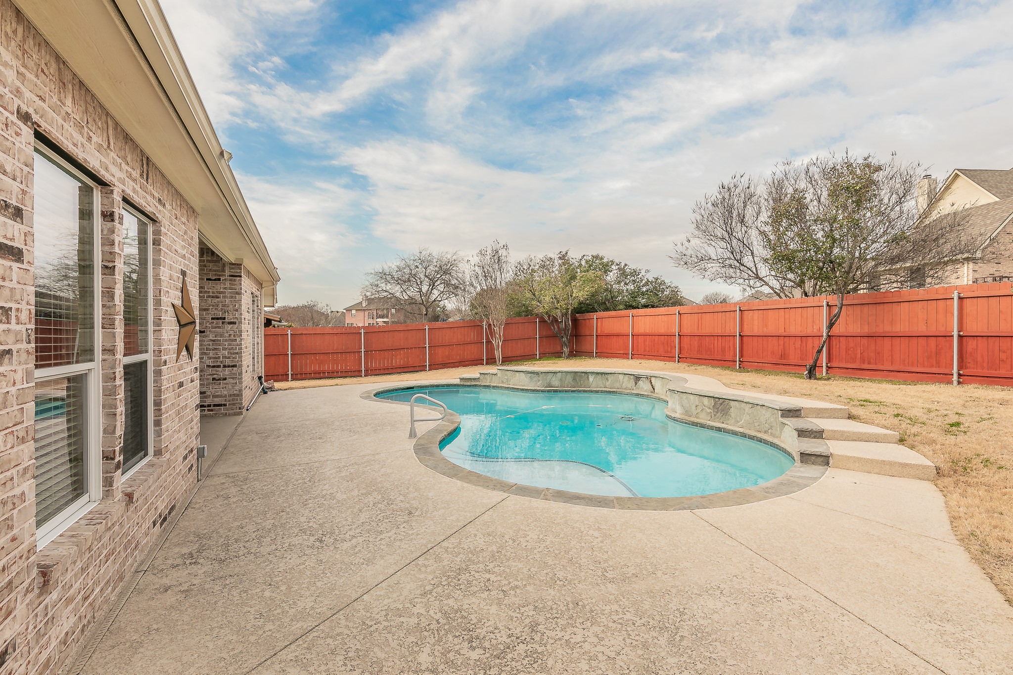 5504 La Bandera Trail