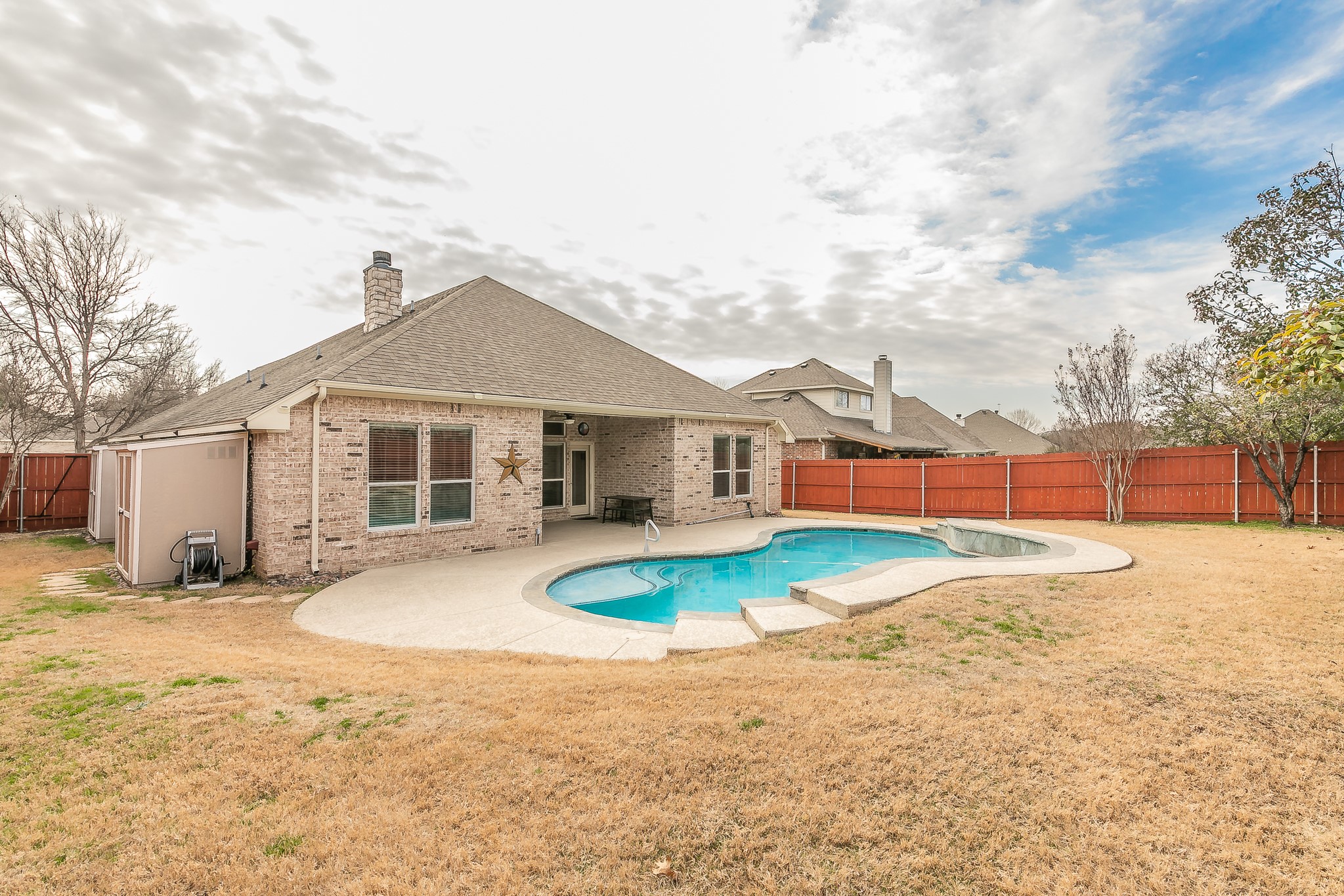 5504 La Bandera Trail