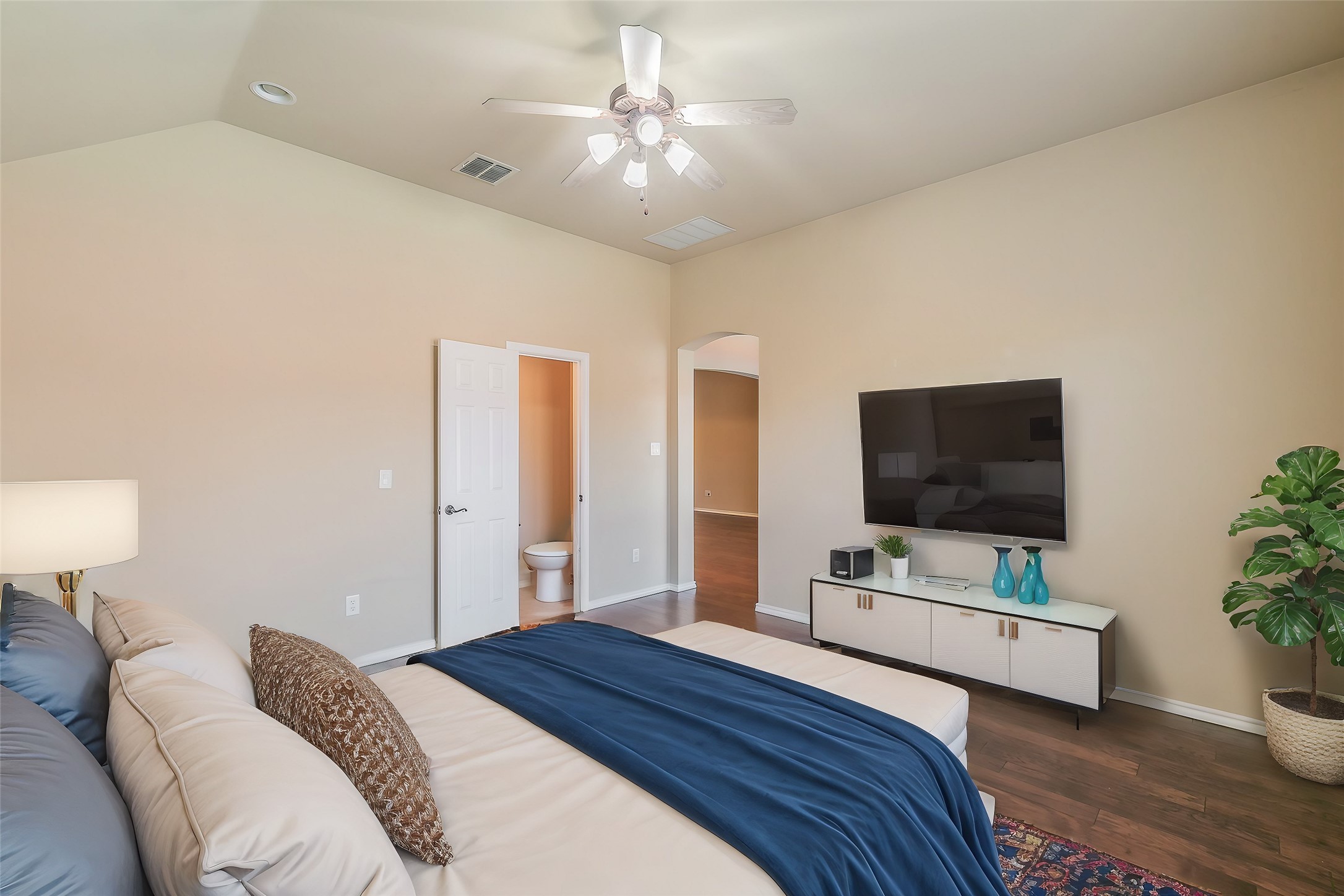 5504 La Bandera Trail