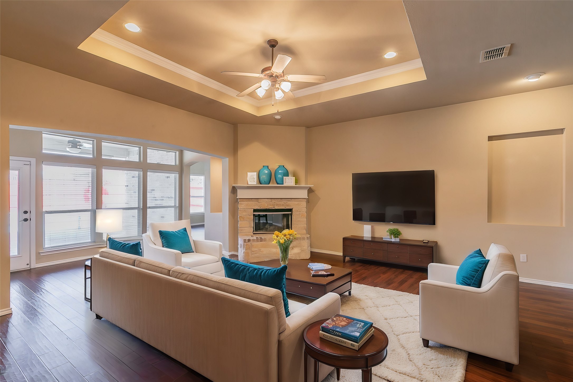 5504 La Bandera Trail