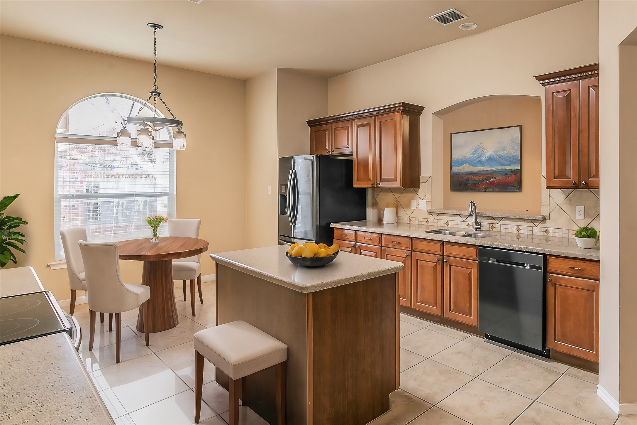 5504 La Bandera Trail