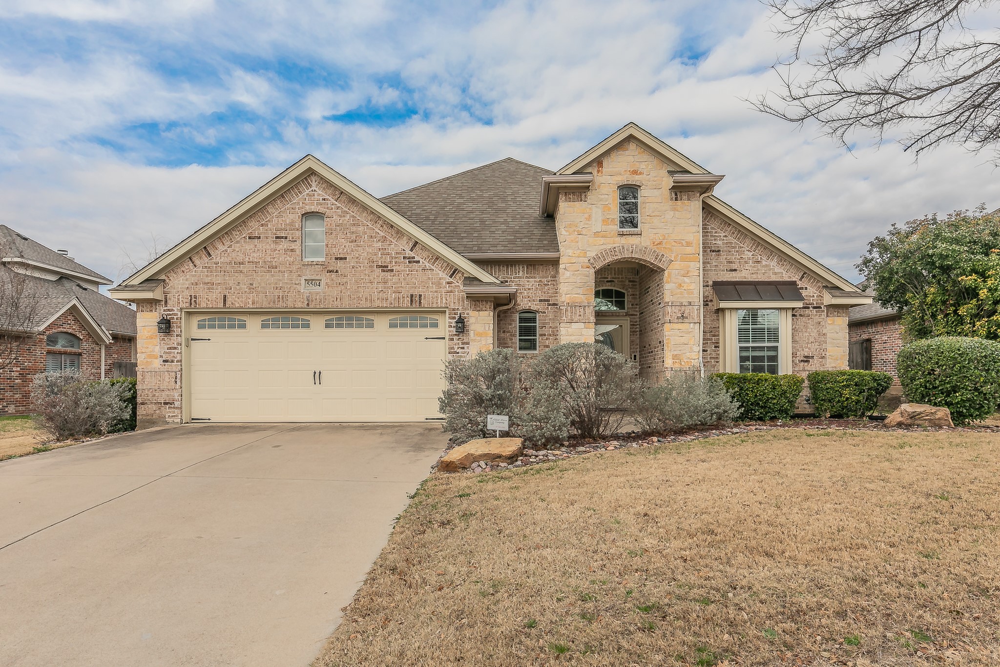 5504 La Bandera Trail