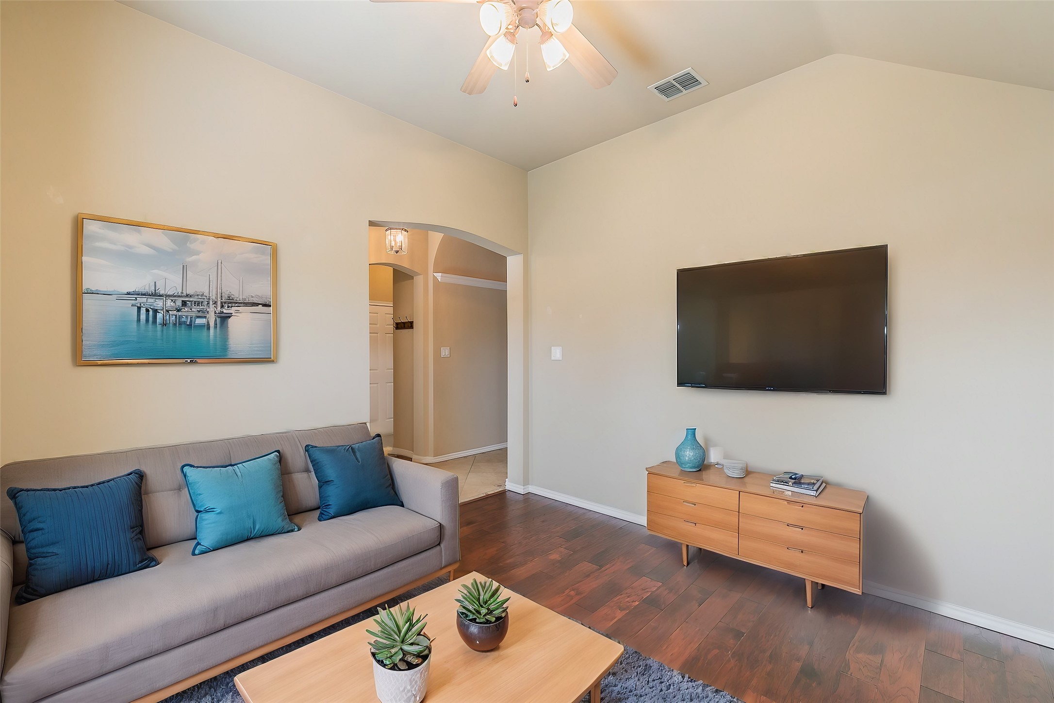 5504 La Bandera Trail