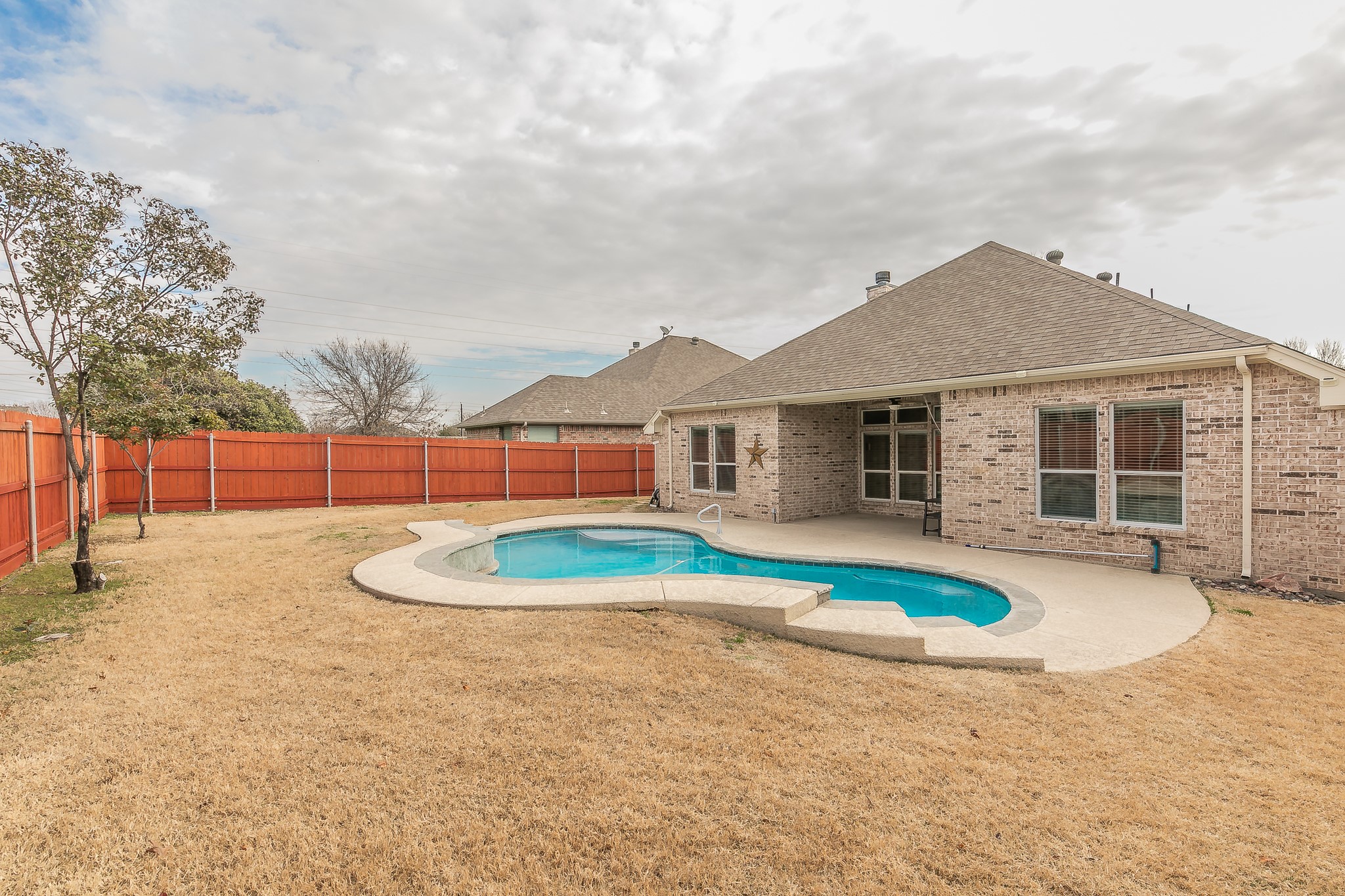 5504 La Bandera Trail
