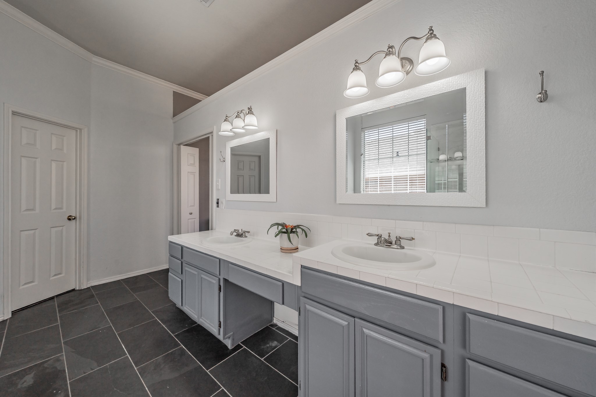 4916 Wolf Creek Trail