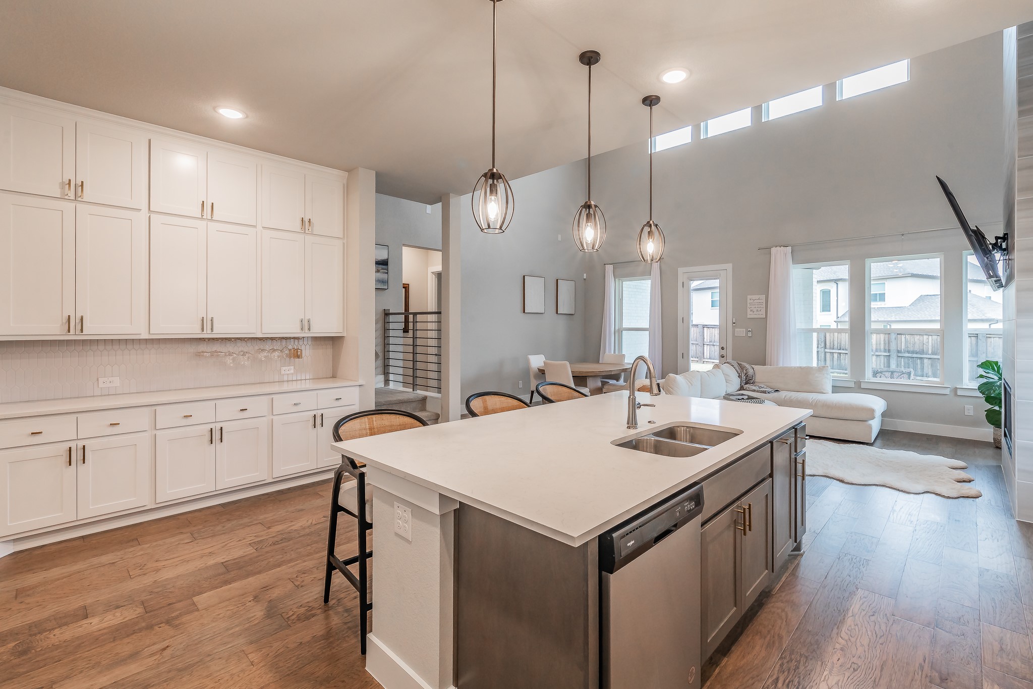 1933 Roundtree Circle W