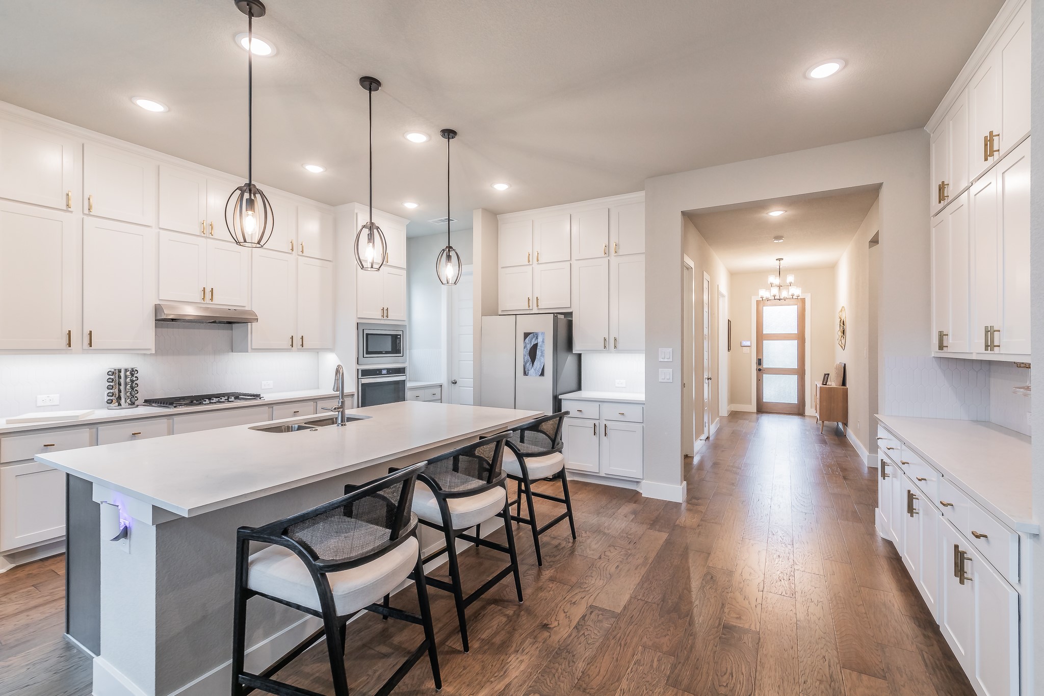 1933 Roundtree Circle W