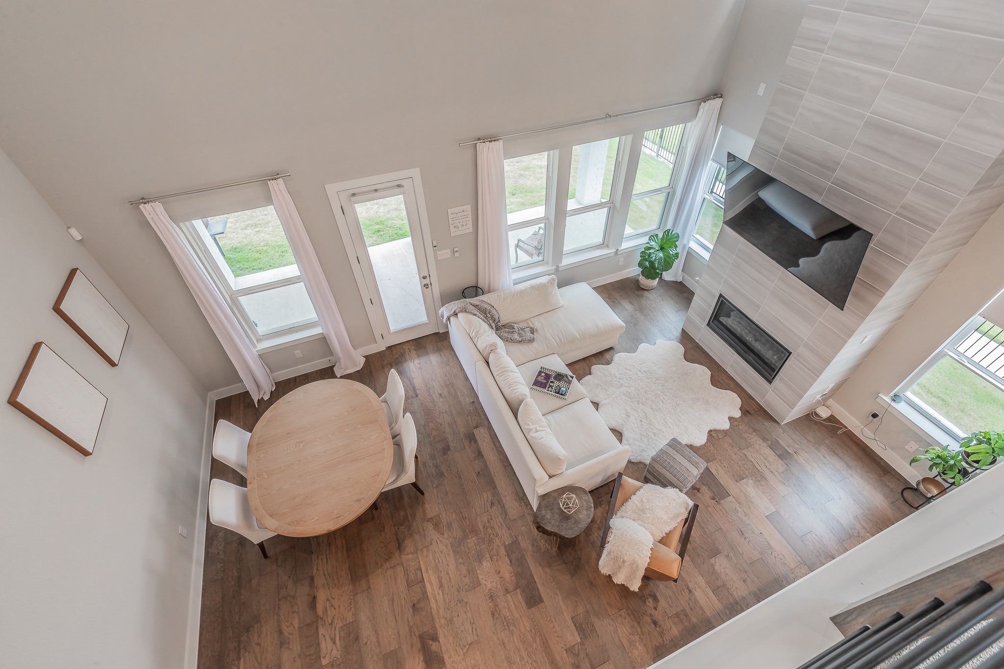 1933 Roundtree Circle W