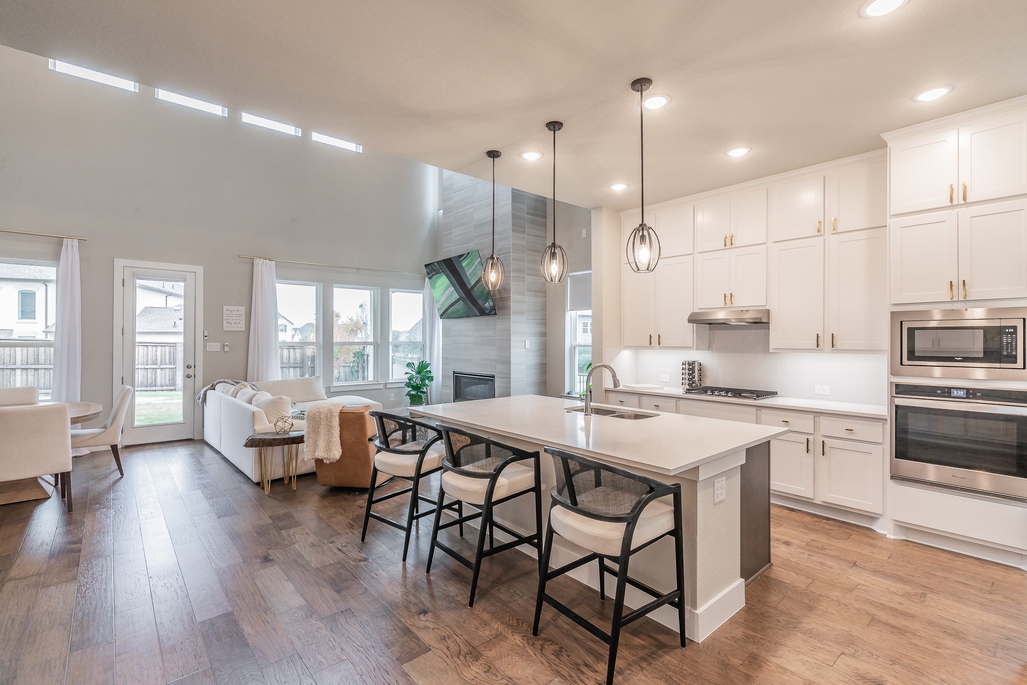 1933 Roundtree Circle W
