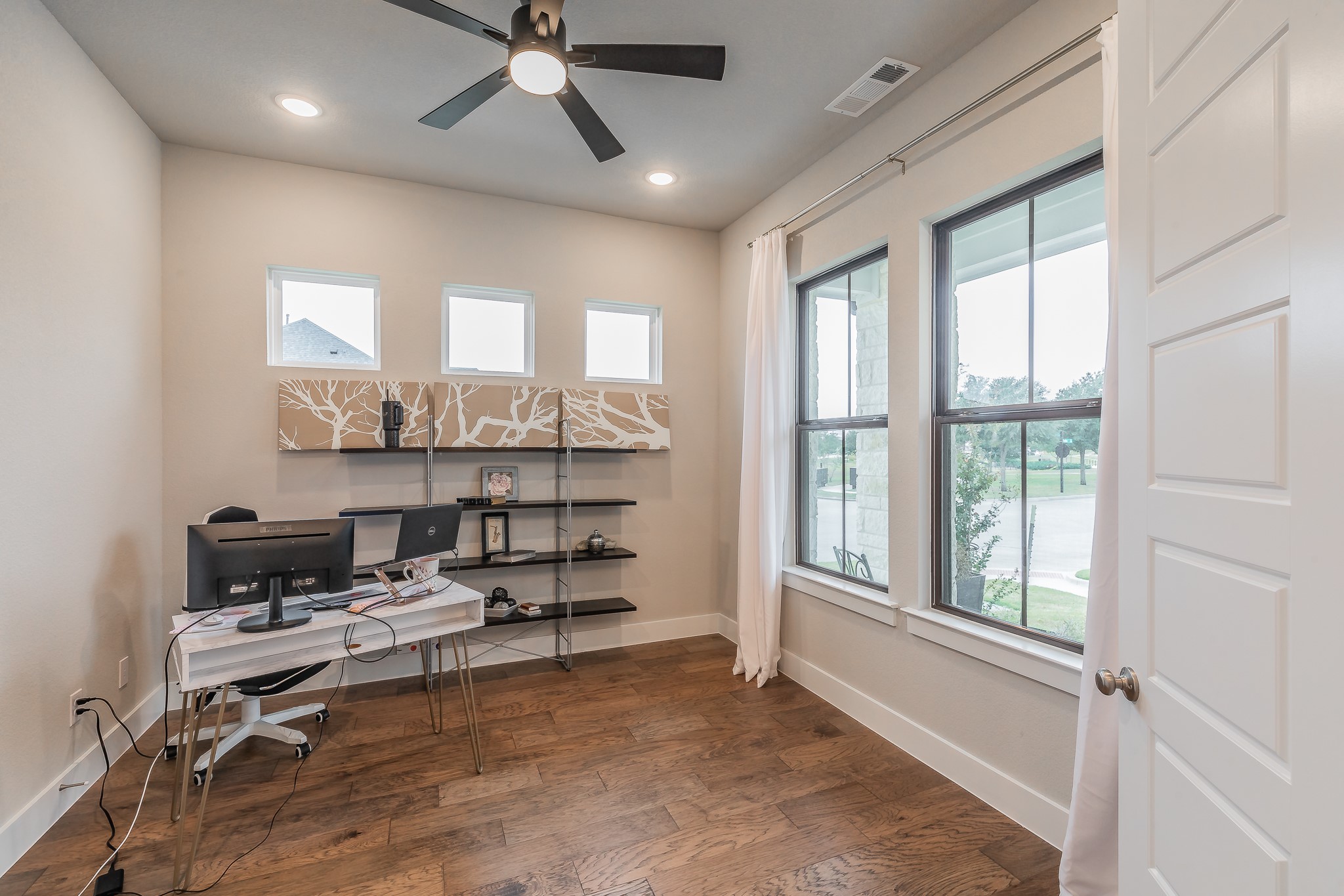 1933 Roundtree Circle W