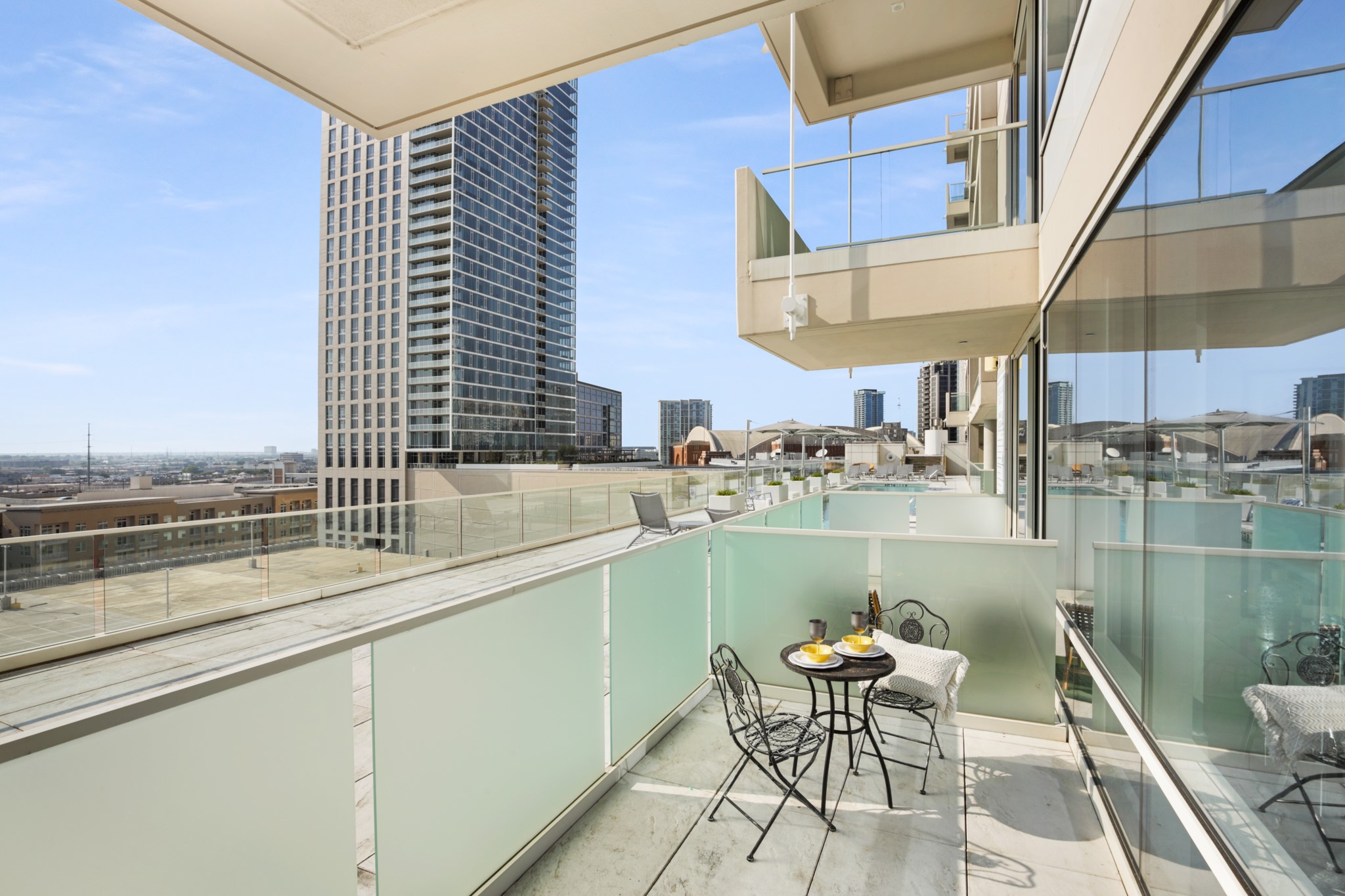 2408 Victory Park Lane 732