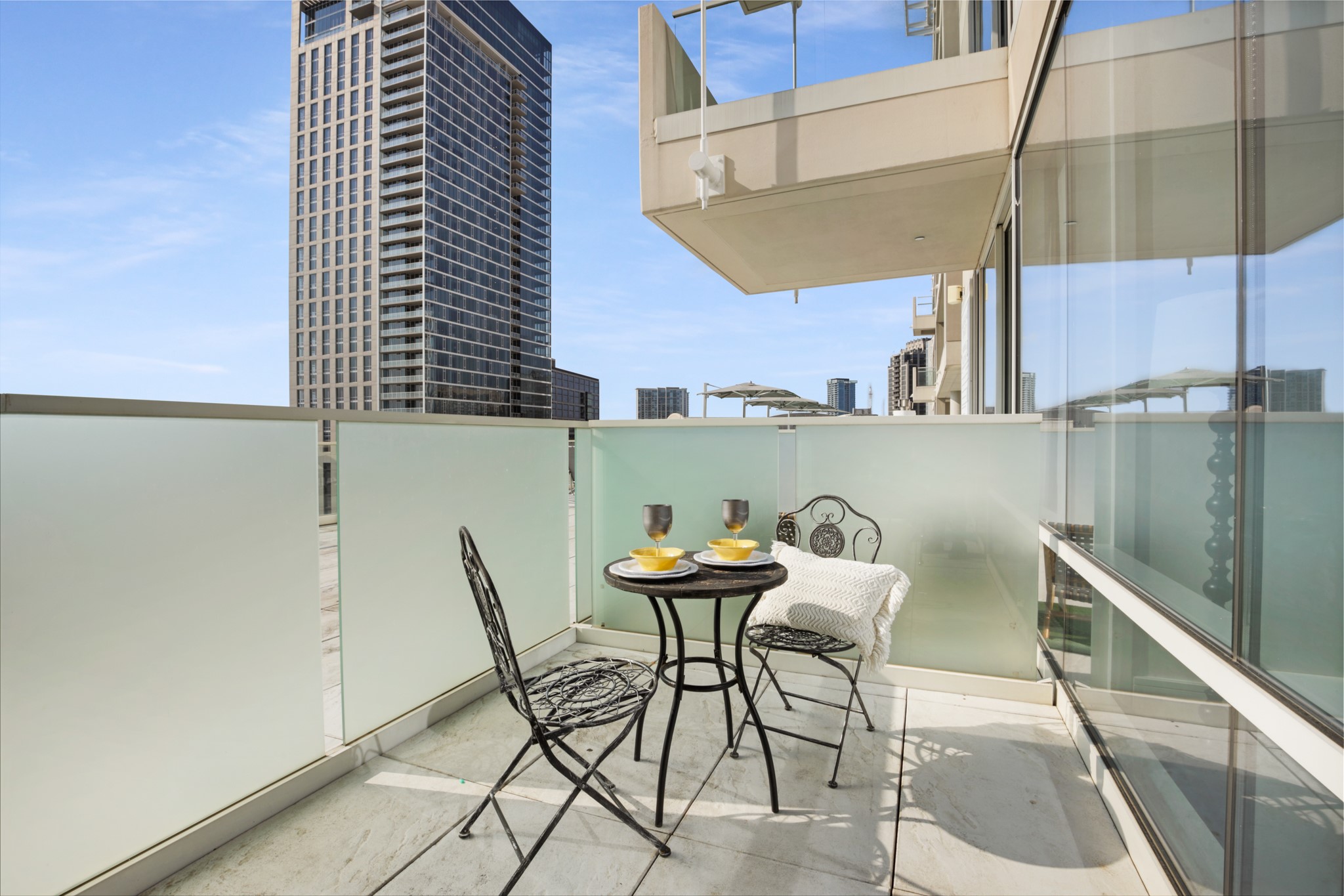 2408 Victory Park Lane 732