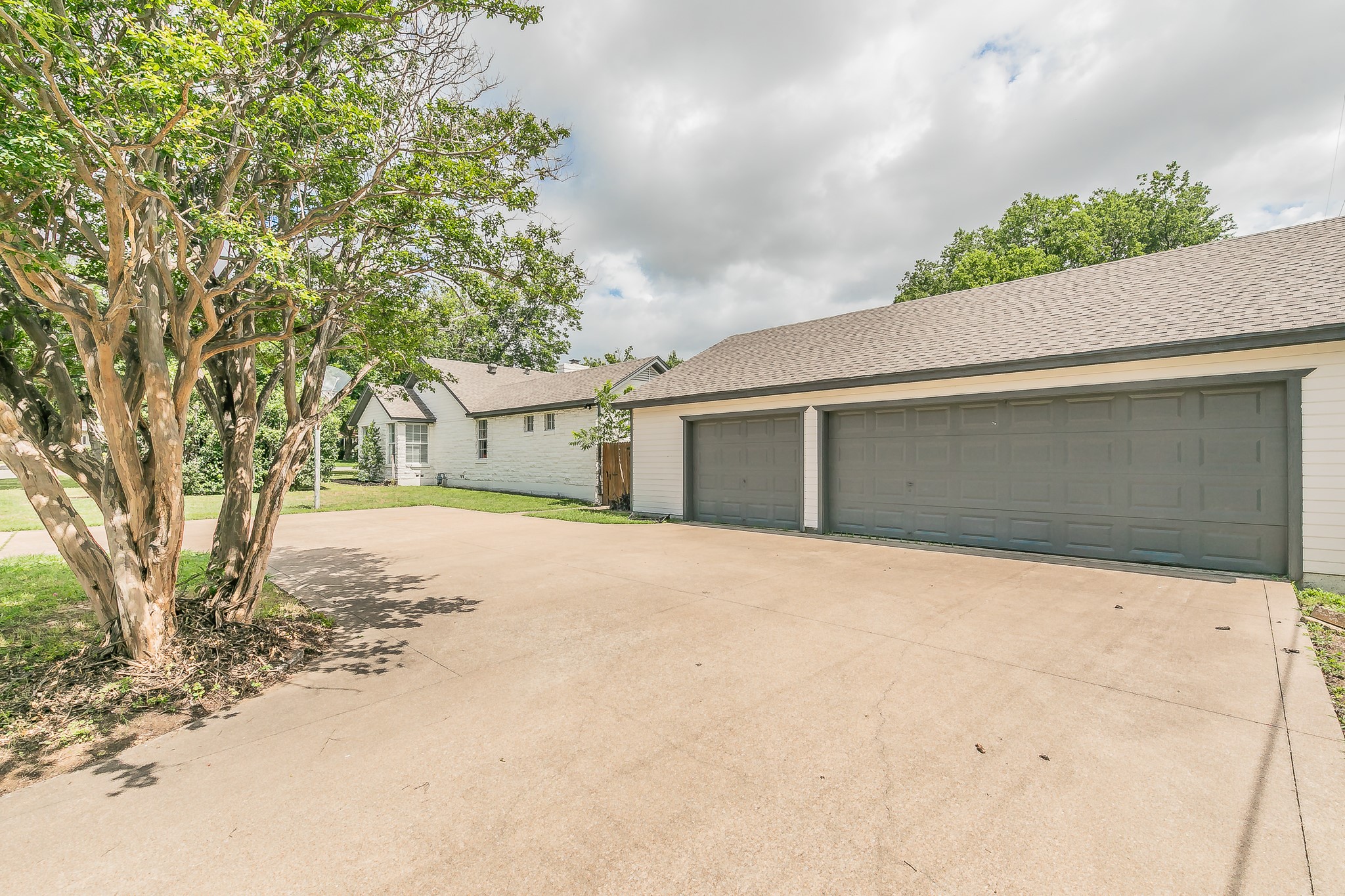 3909 Trail Lake Drive