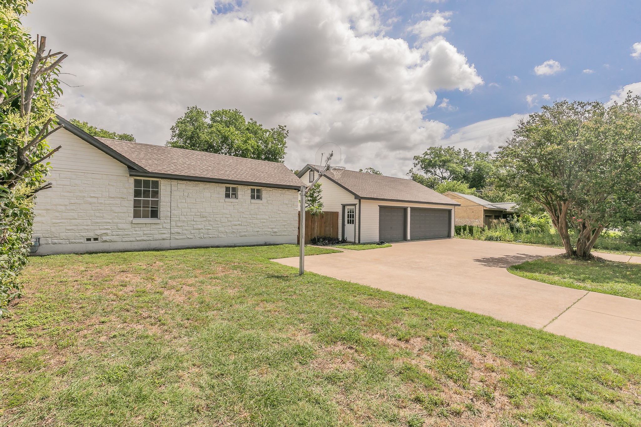 3909 Trail Lake Drive