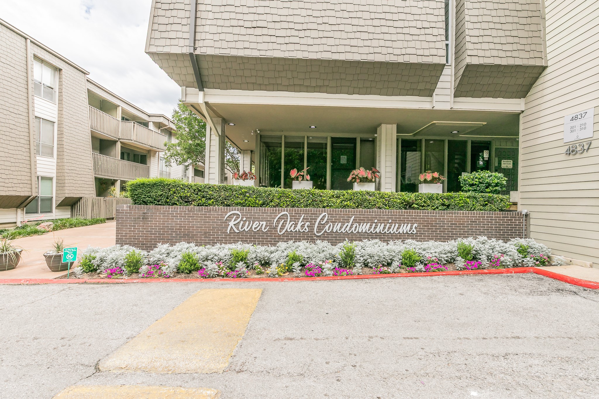 4851 Cedar Springs Road 175