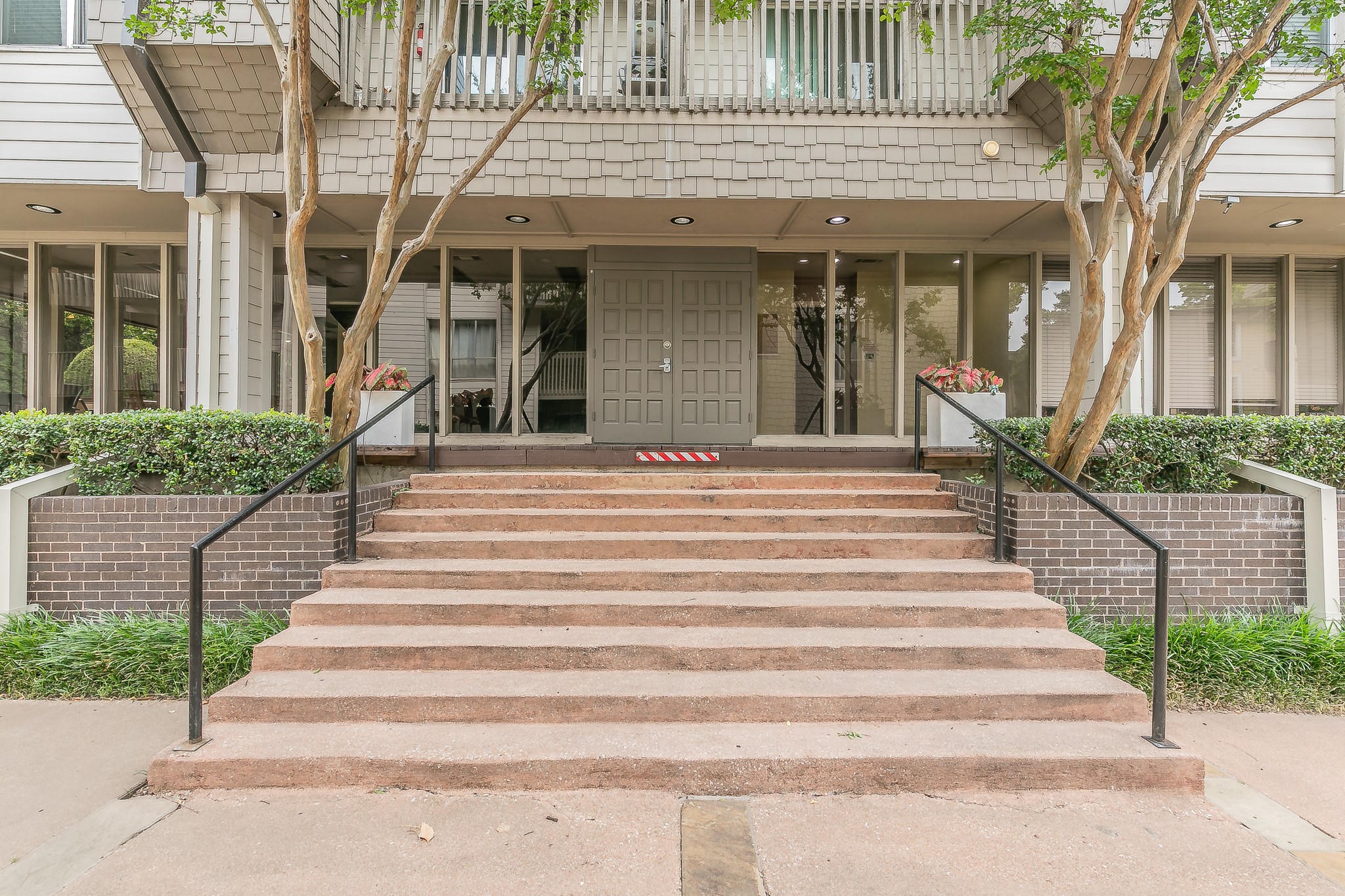 4851 Cedar Springs Road 175