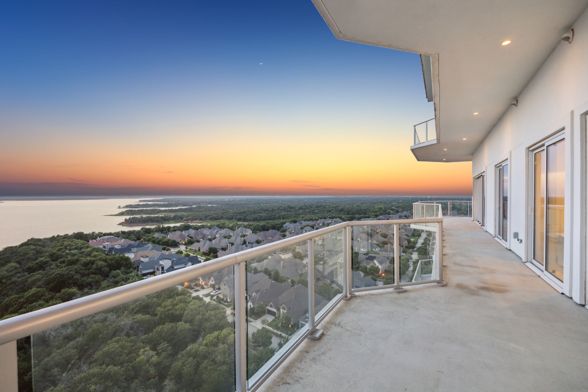 2800 Lakeside Parkway 1502