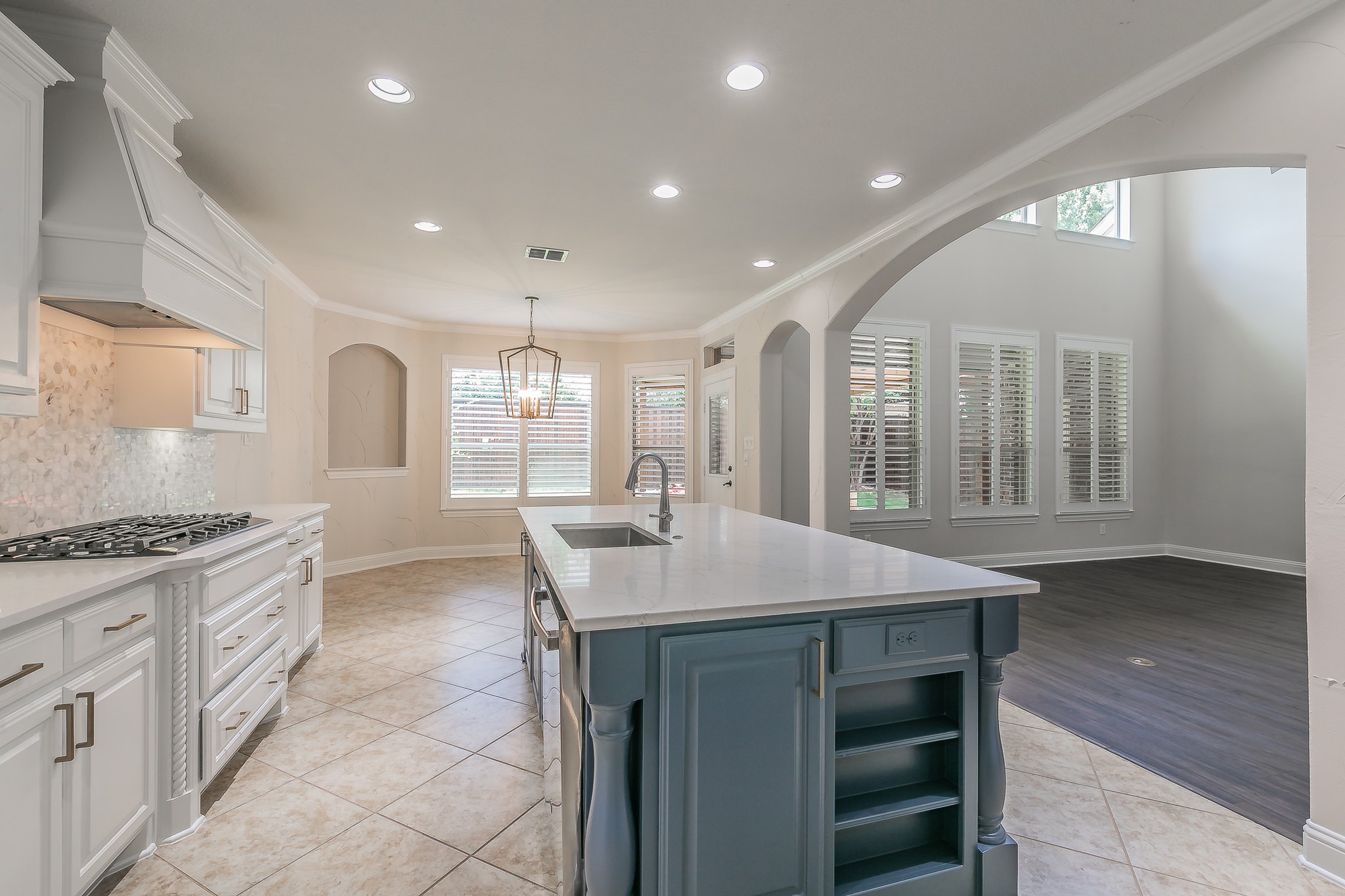 2732 Waverley Drive