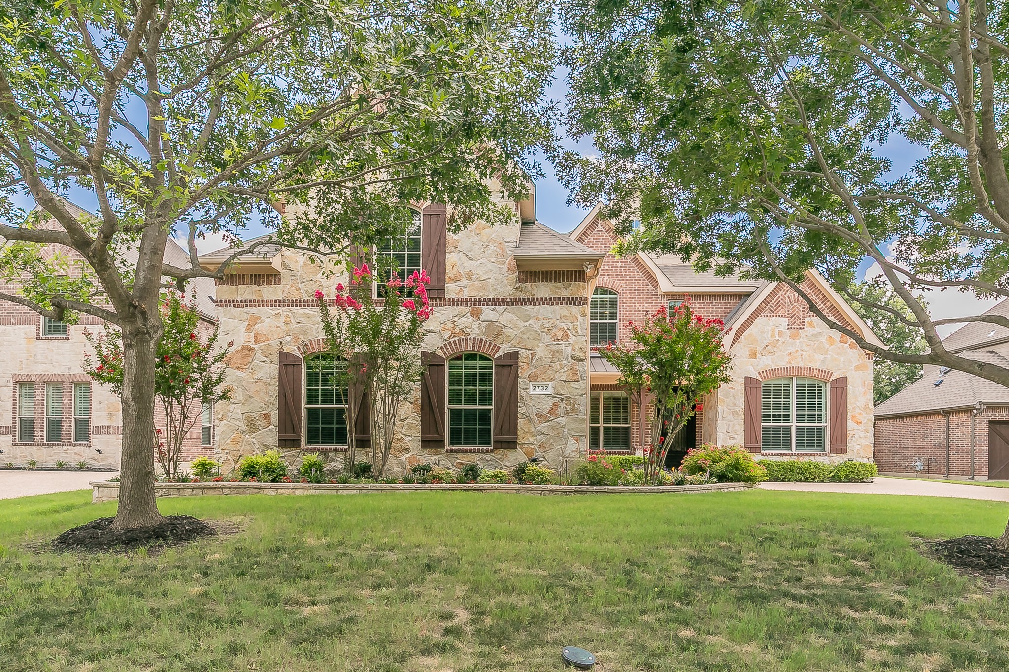 2732 Waverley Drive