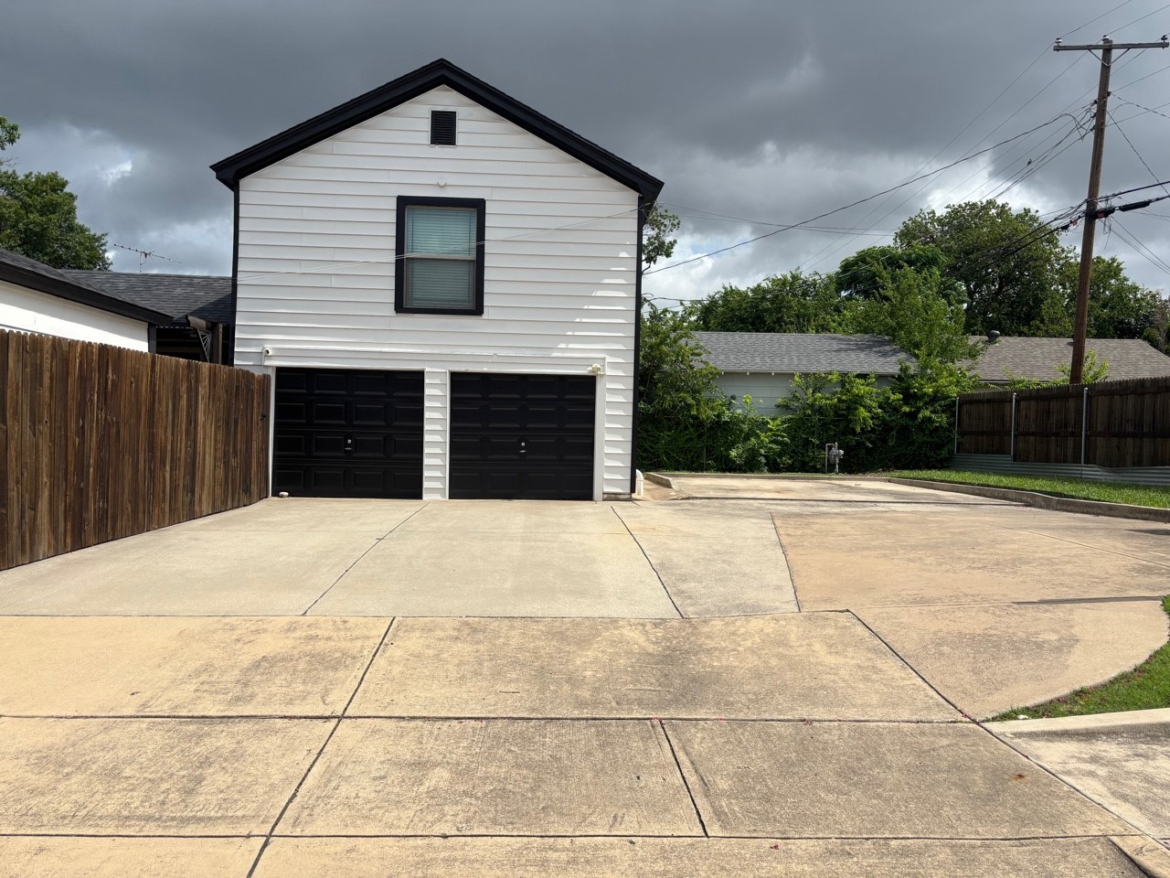 2737 Wayside Avenue