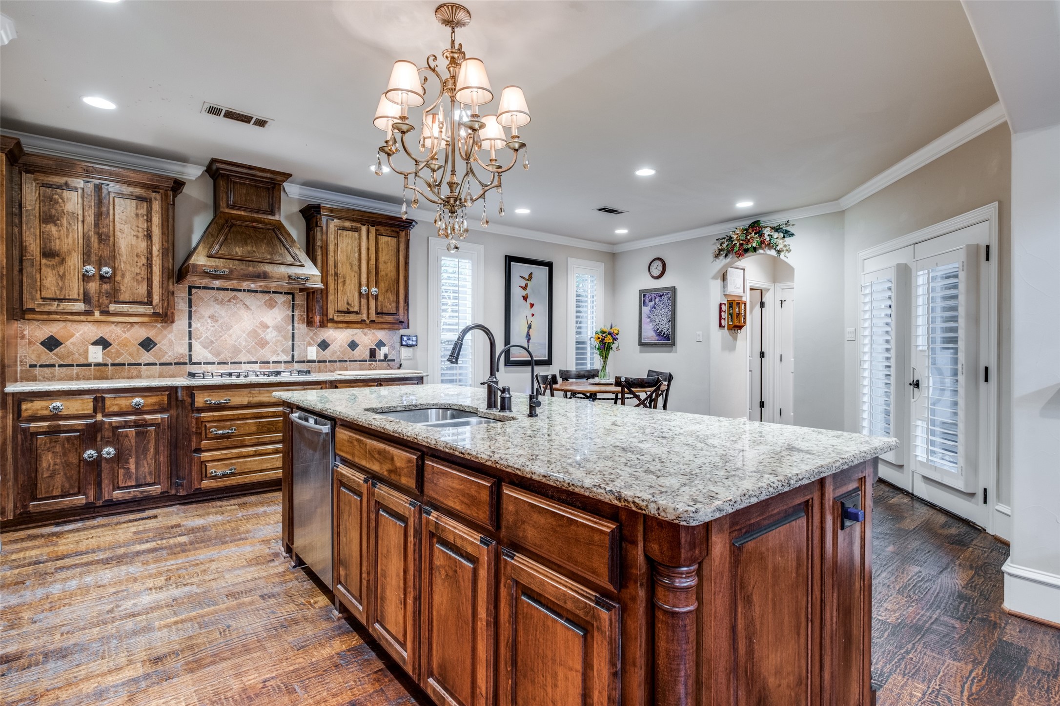 6111 Palo Pinto Avenue