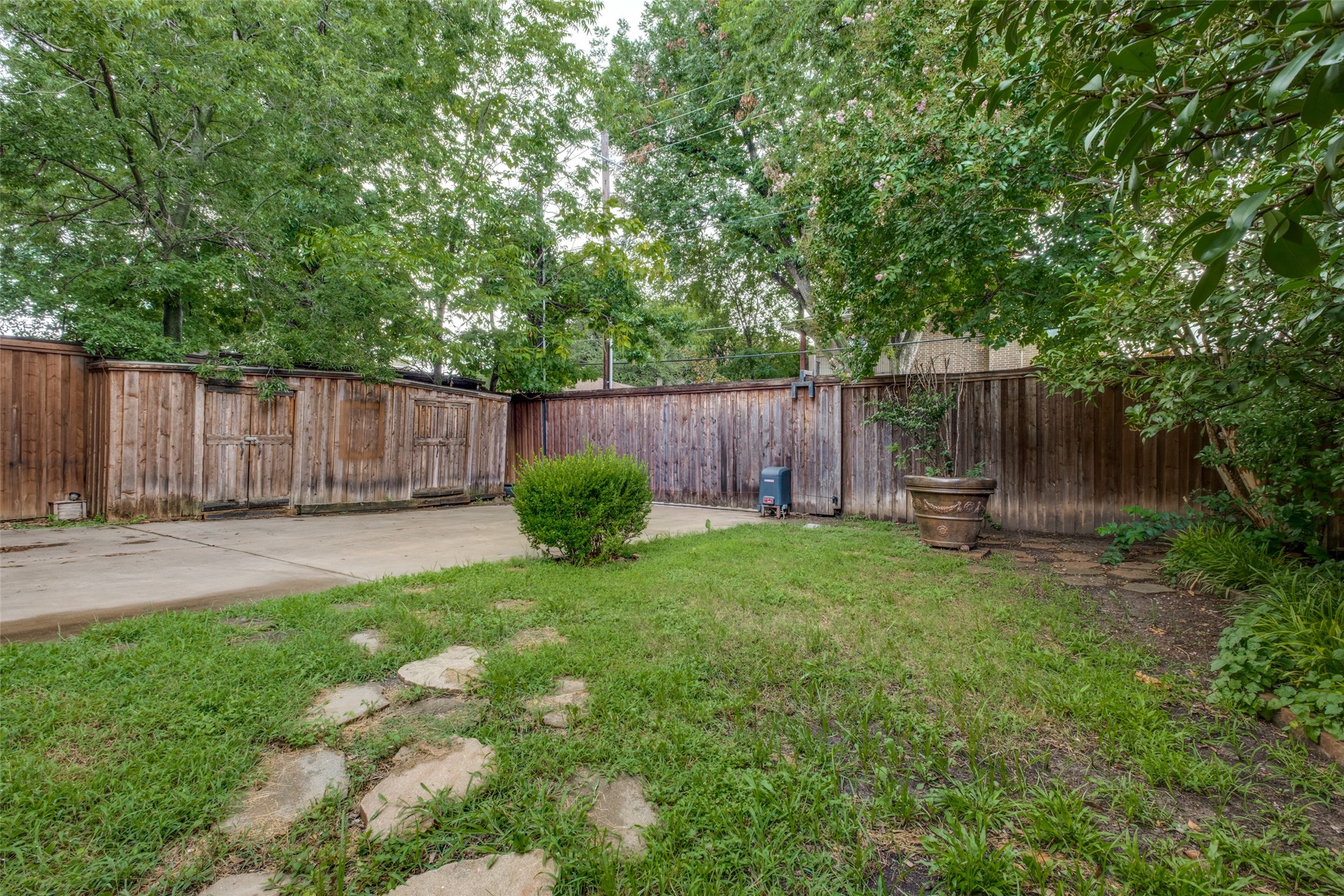 6111 Palo Pinto Avenue