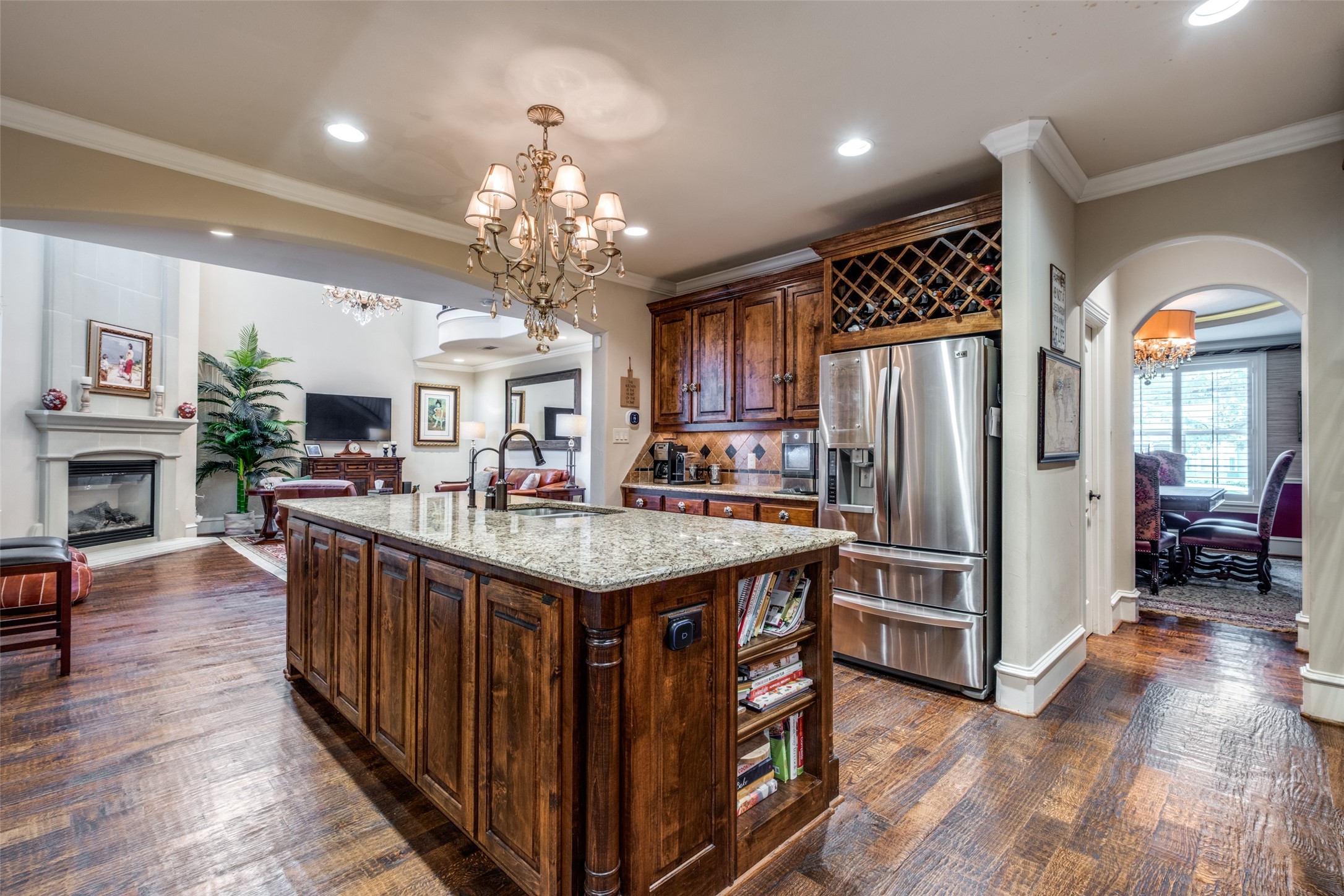 6111 Palo Pinto Avenue