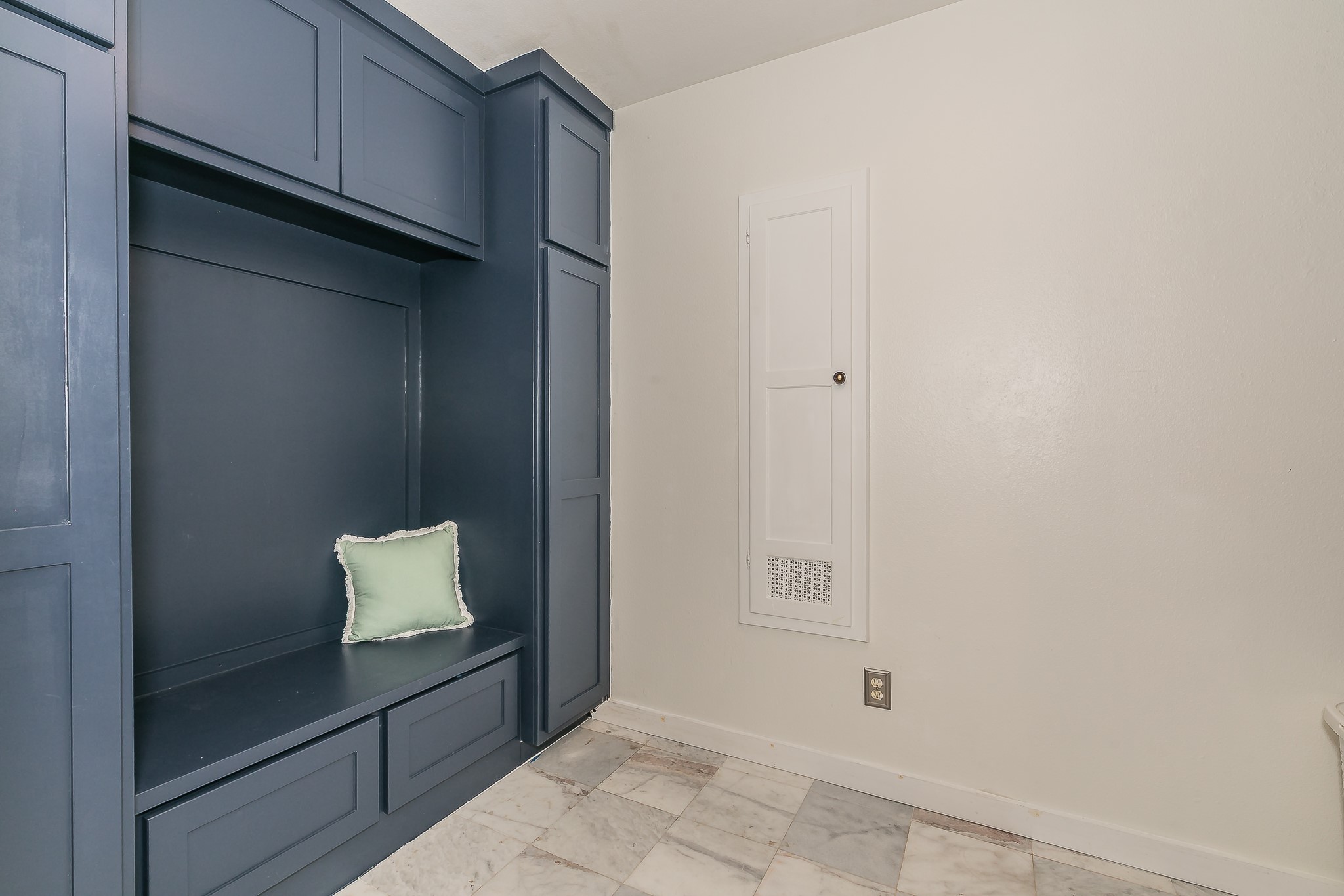 31 Bounty Road E